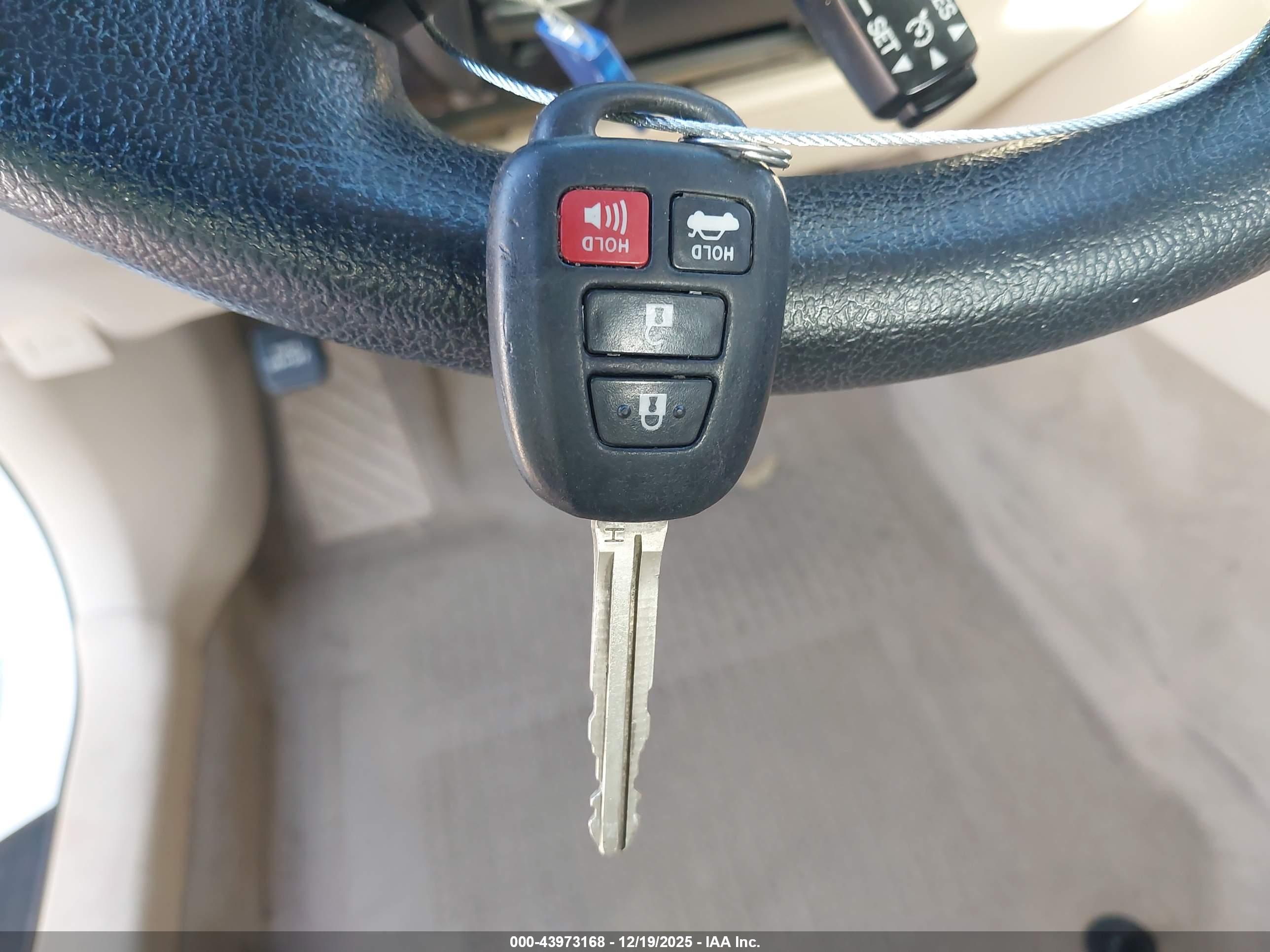 TOYOTA CAMRY image 11