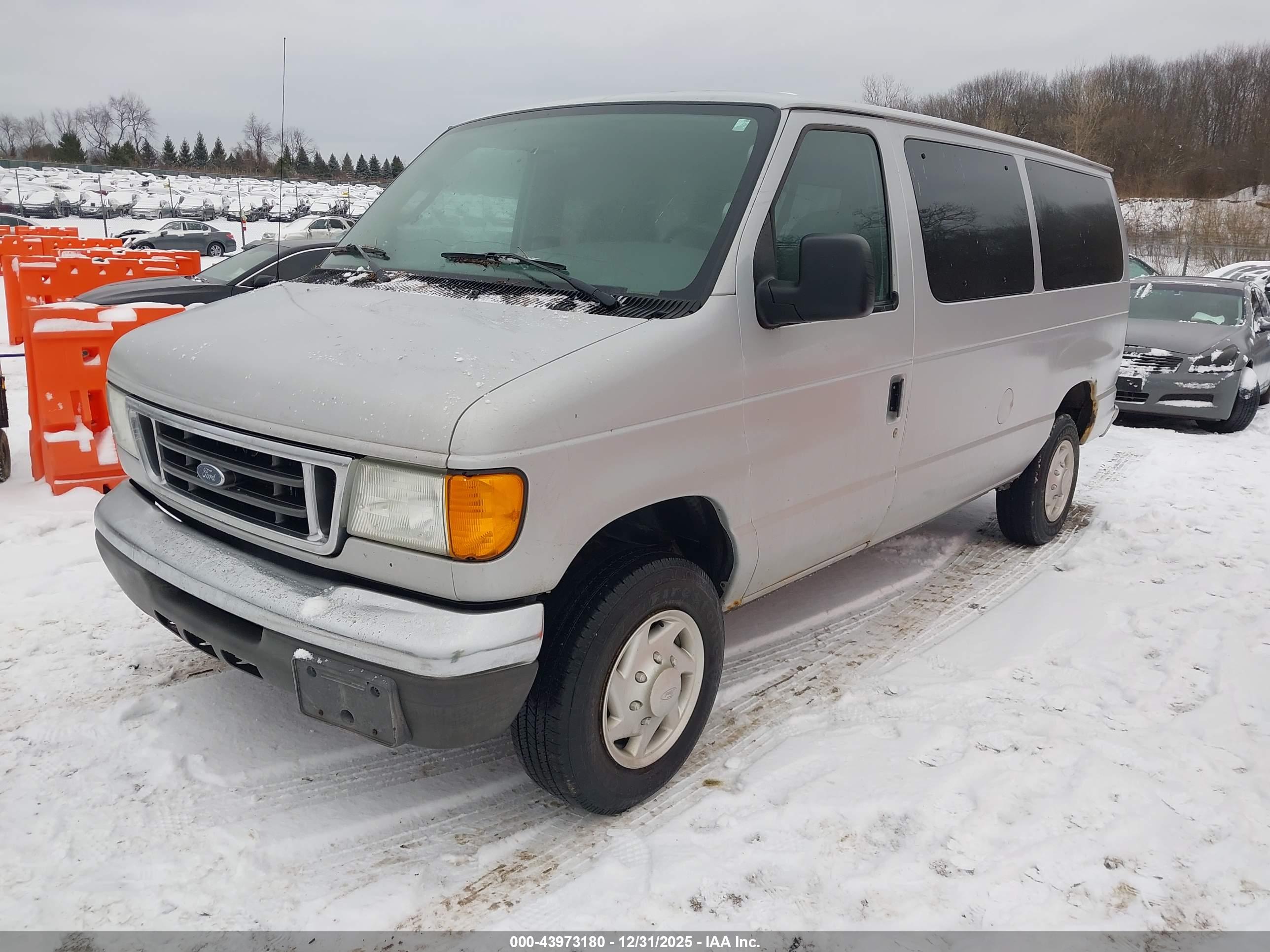 FORD E-350 image 2