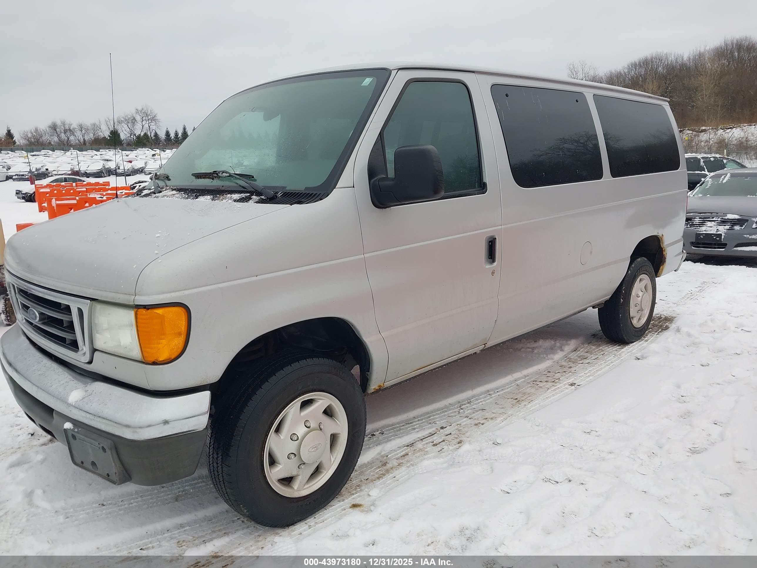 FORD E-350 image 6