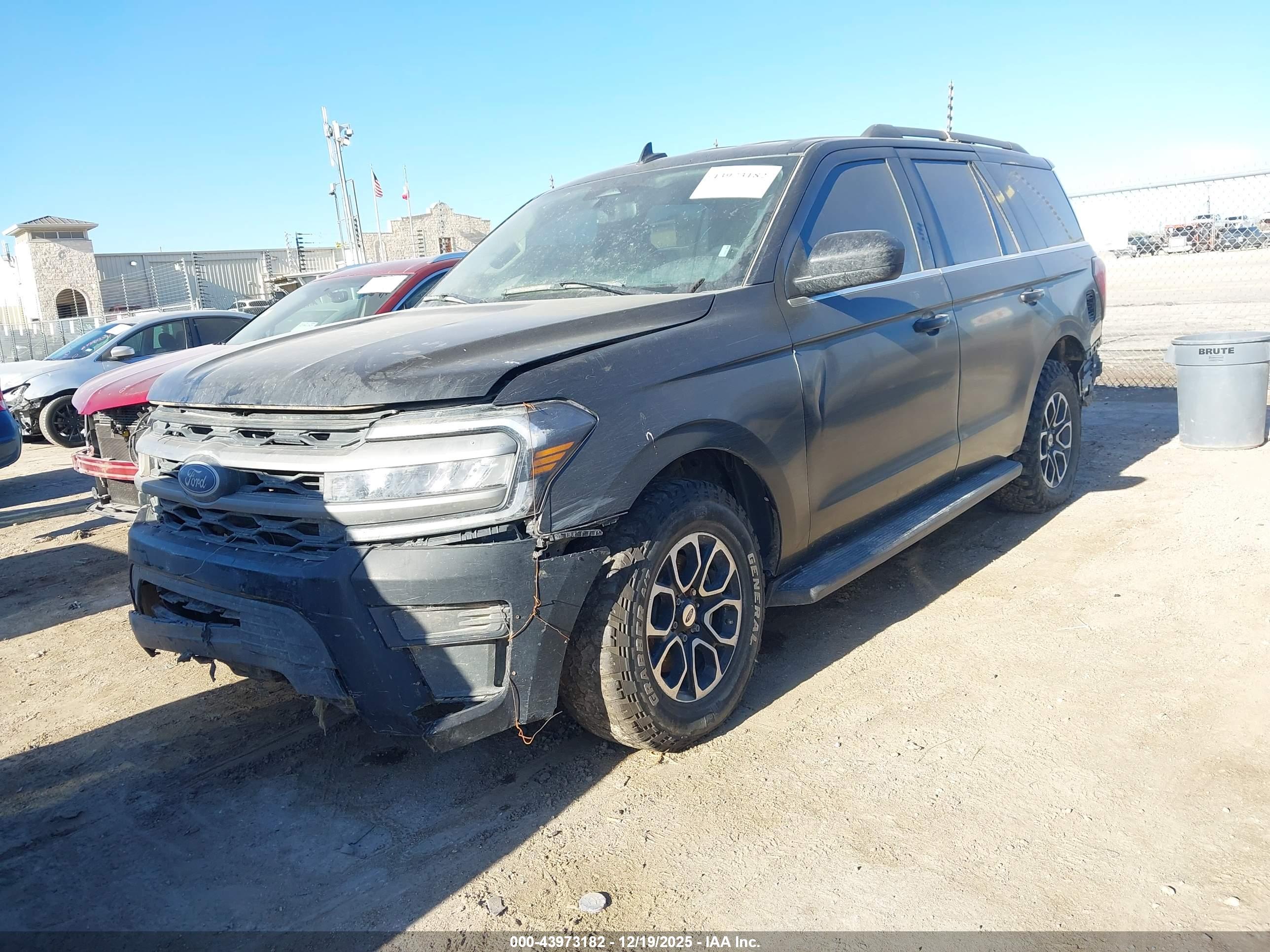 FORD EXPEDITION image 2