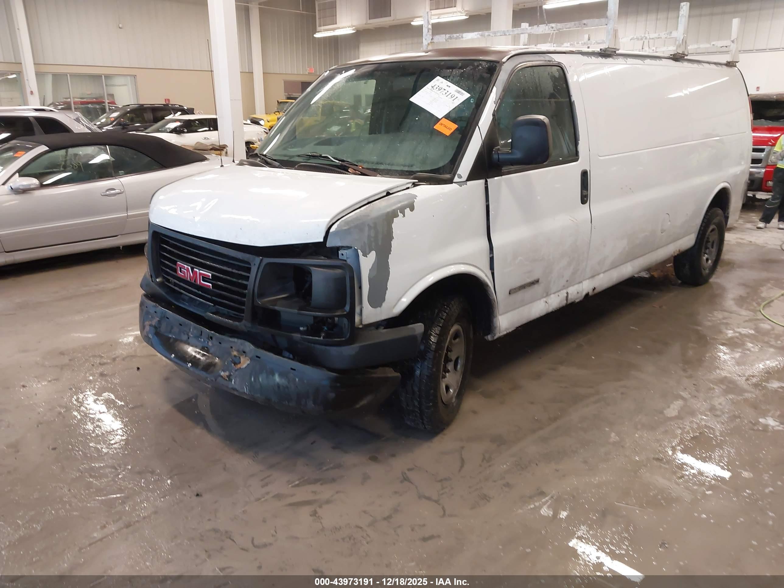 GMC SAVANA image 2