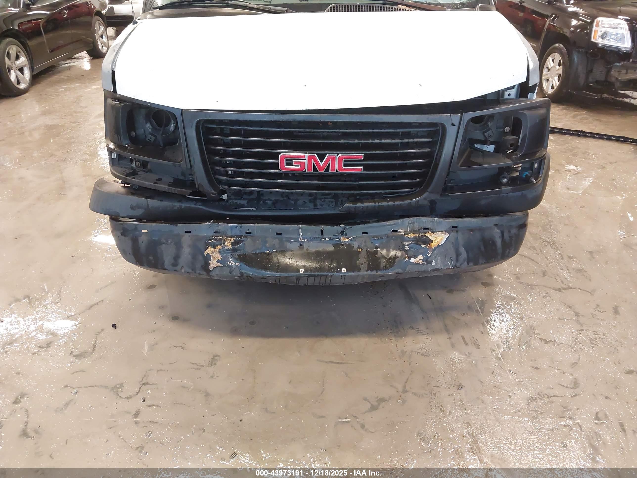 GMC SAVANA image 6