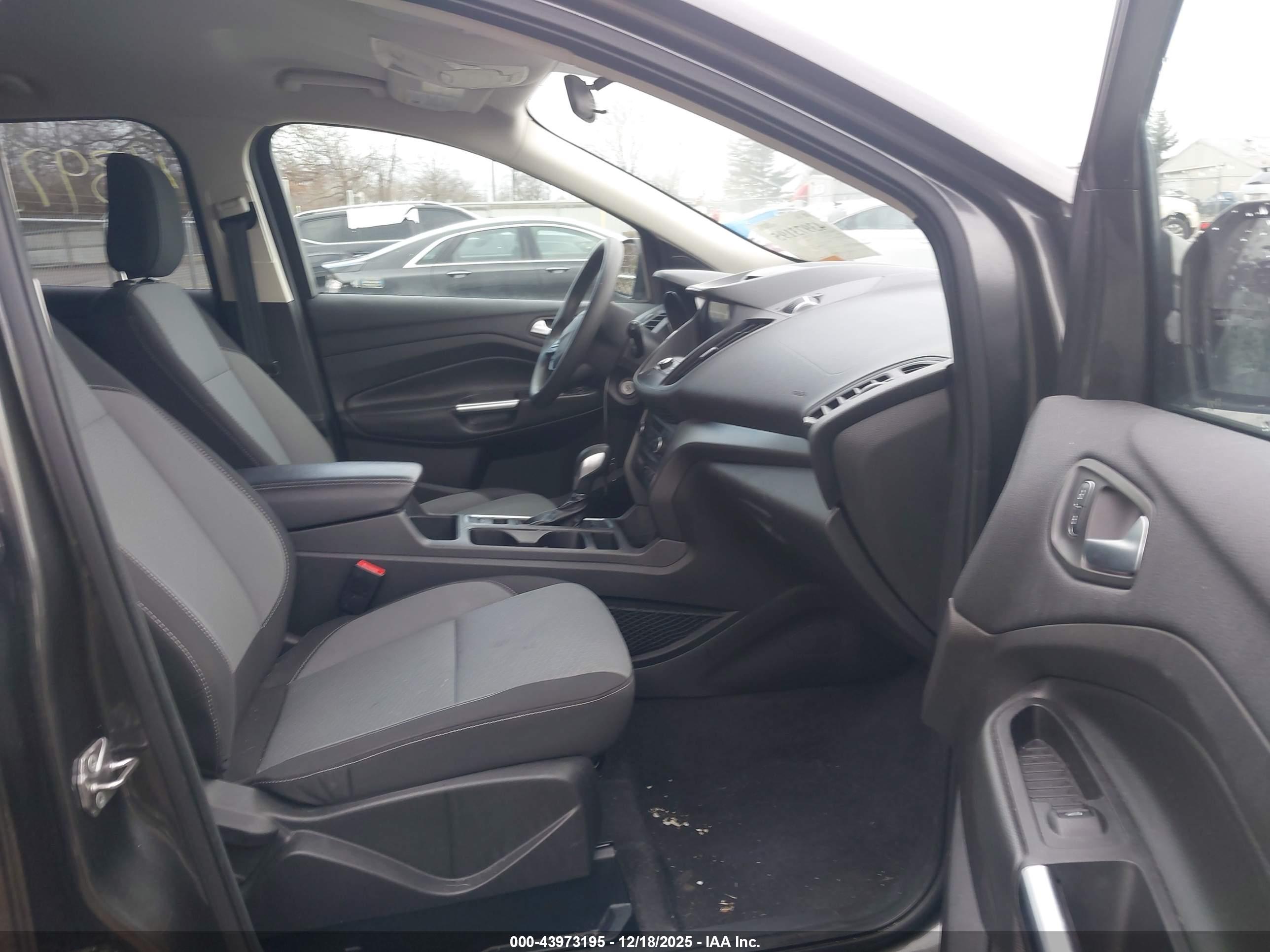 FORD ESCAPE image 5