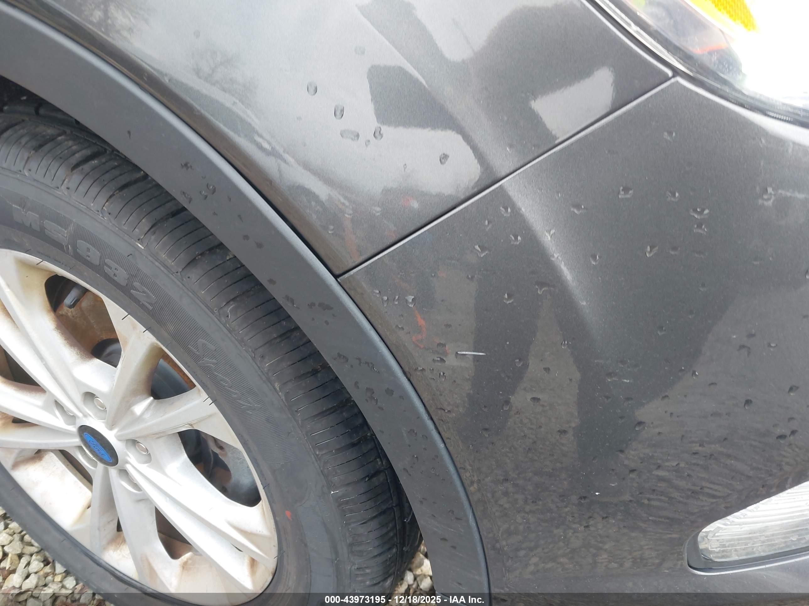 FORD ESCAPE image 6