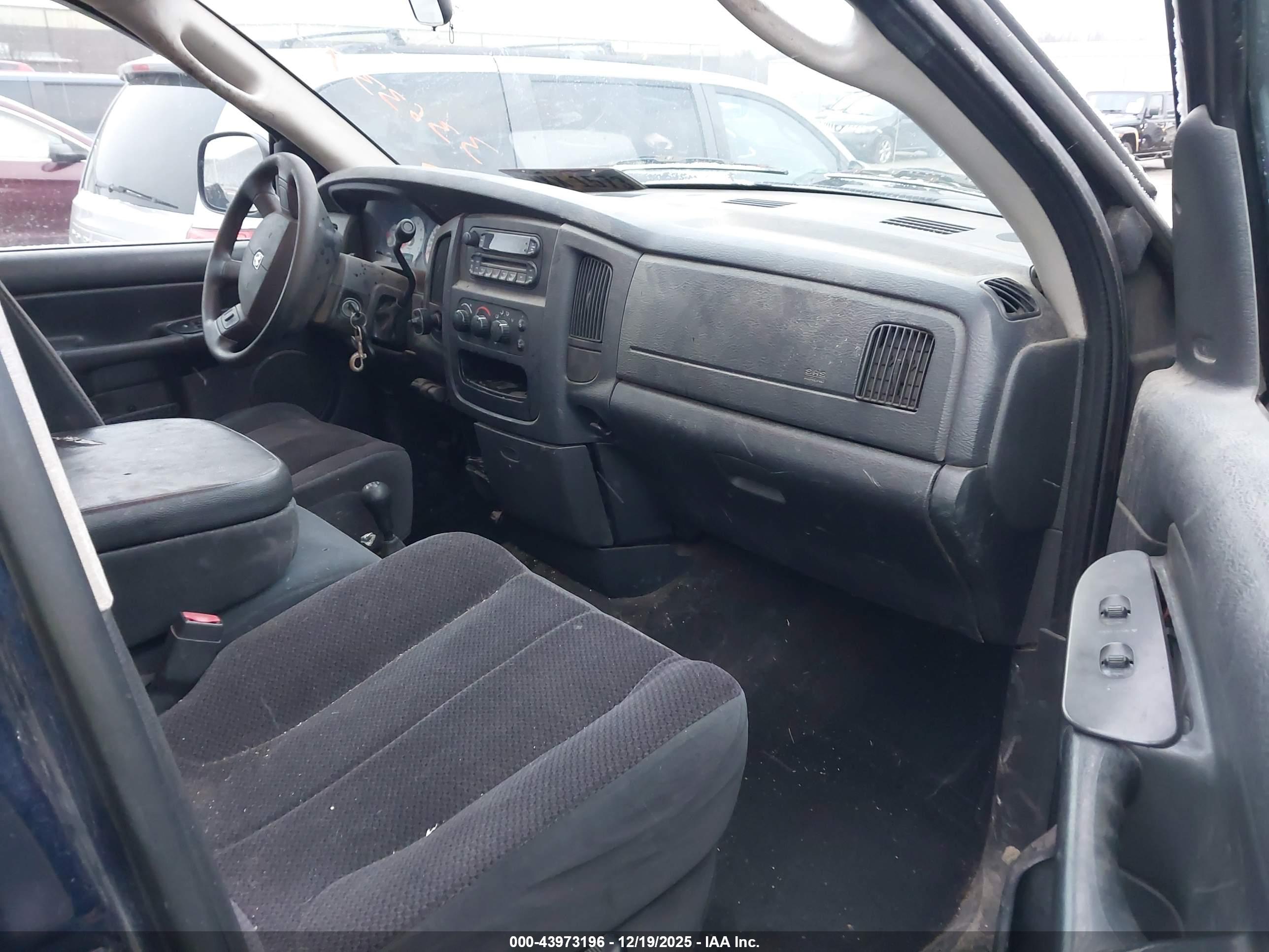 DODGE RAM image 5