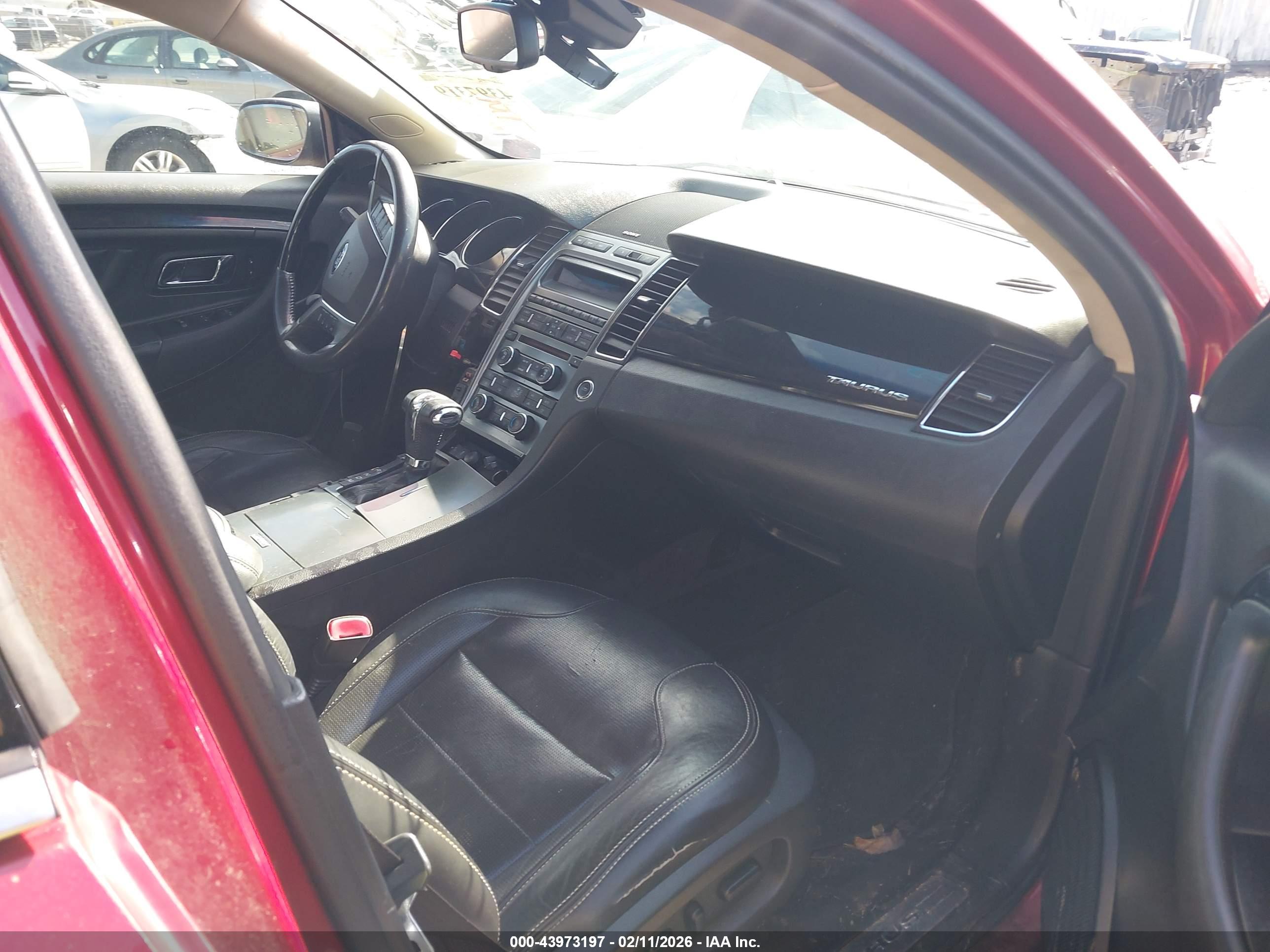 FORD TAURUS image 5