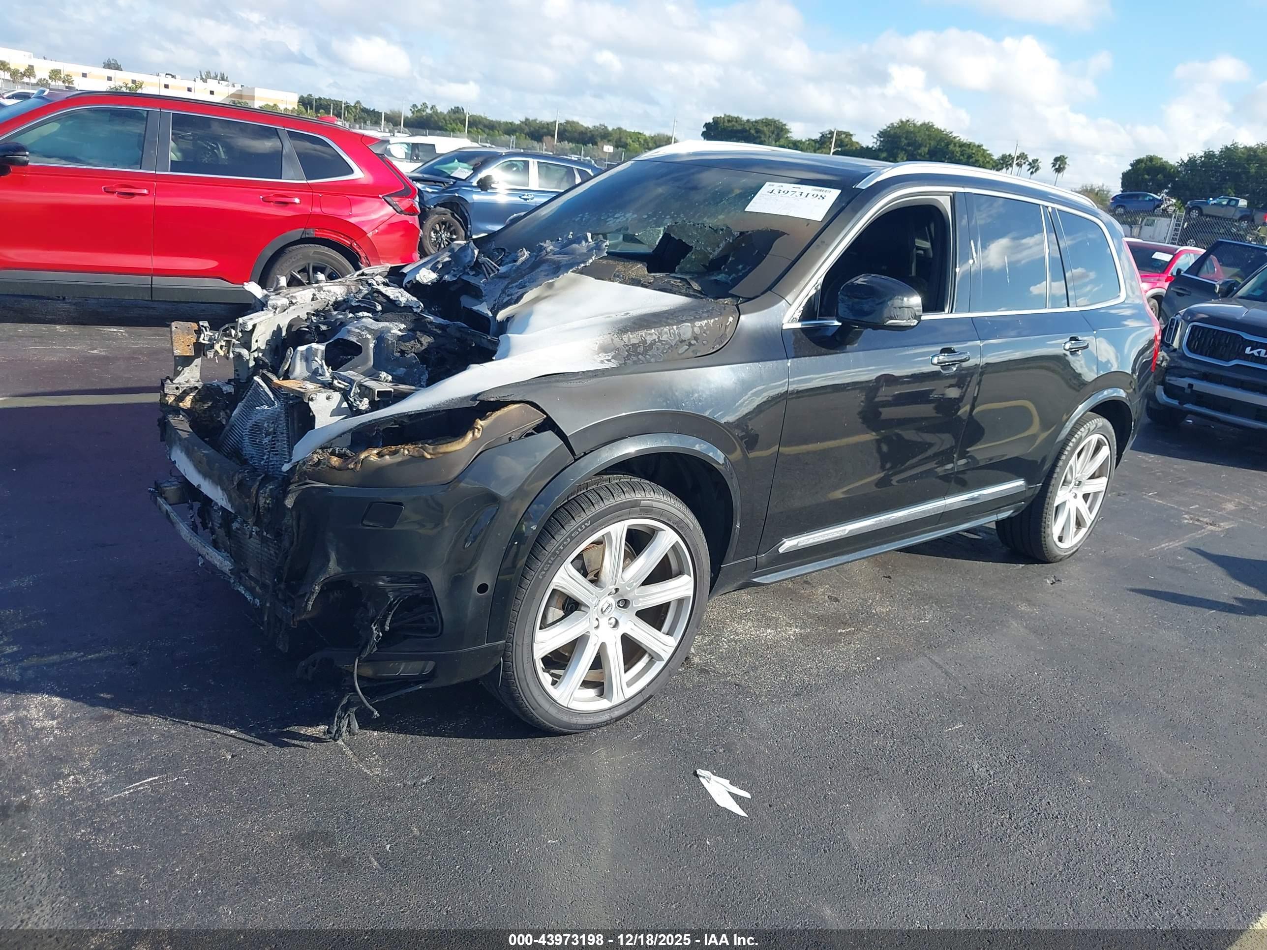 VOLVO XC90 image 2