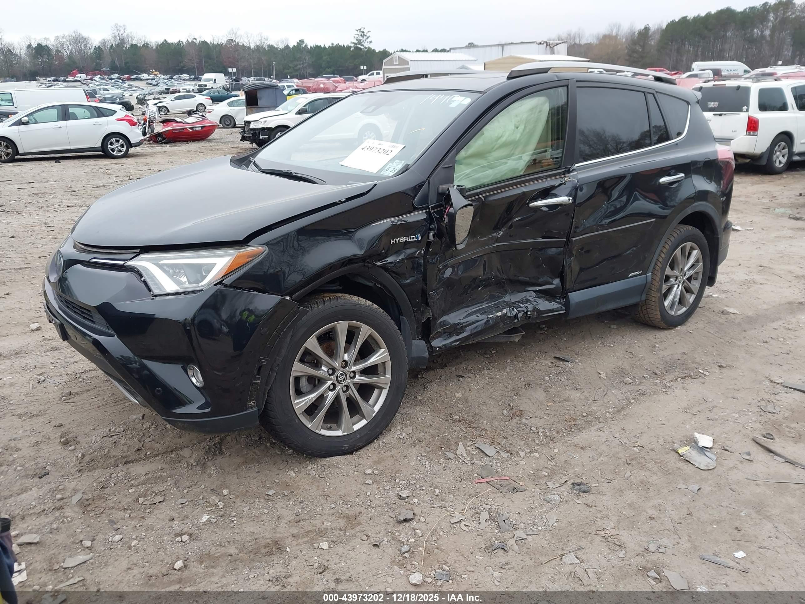 TOYOTA RAV4 image 2