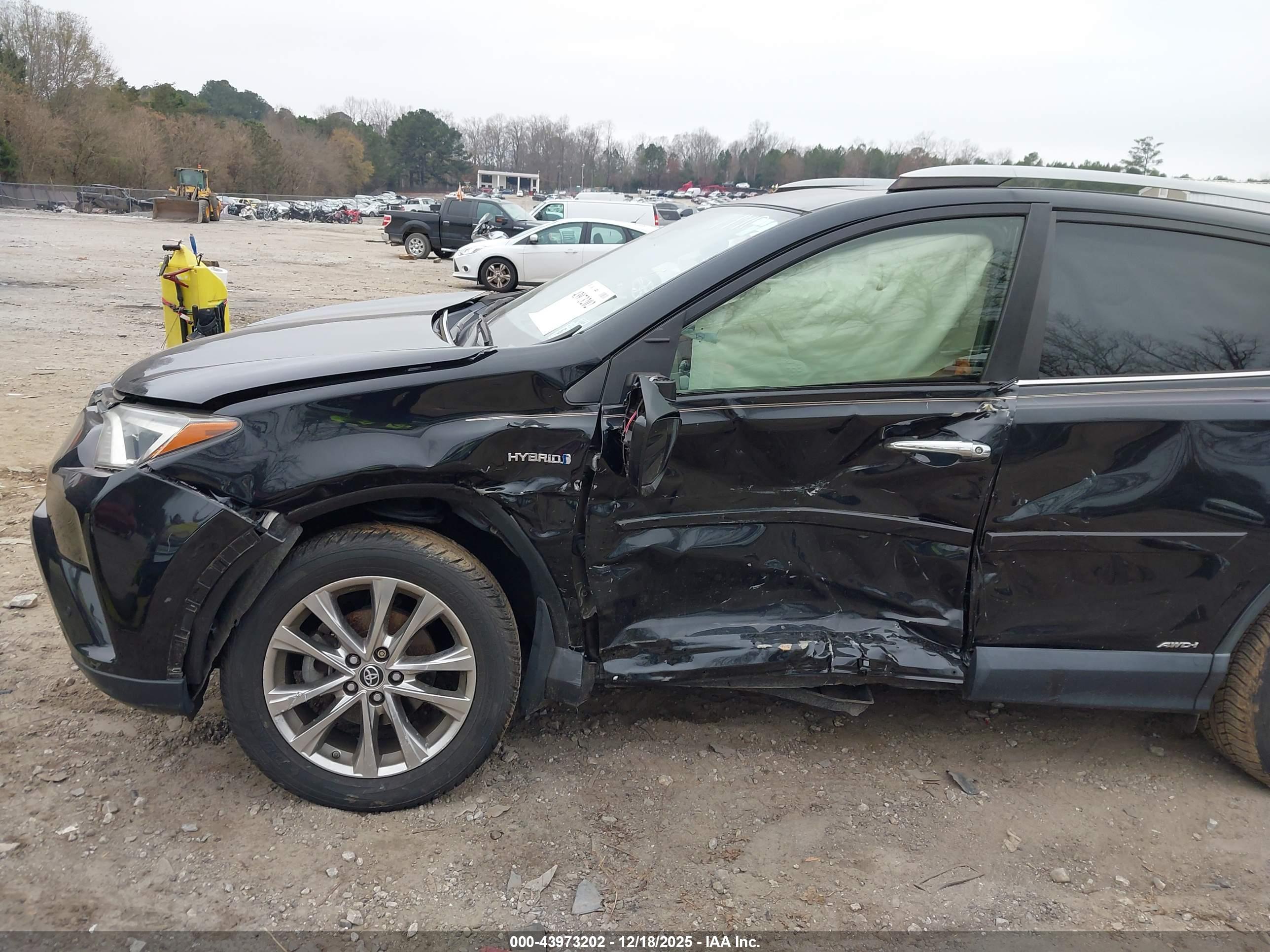 TOYOTA RAV4 image 6