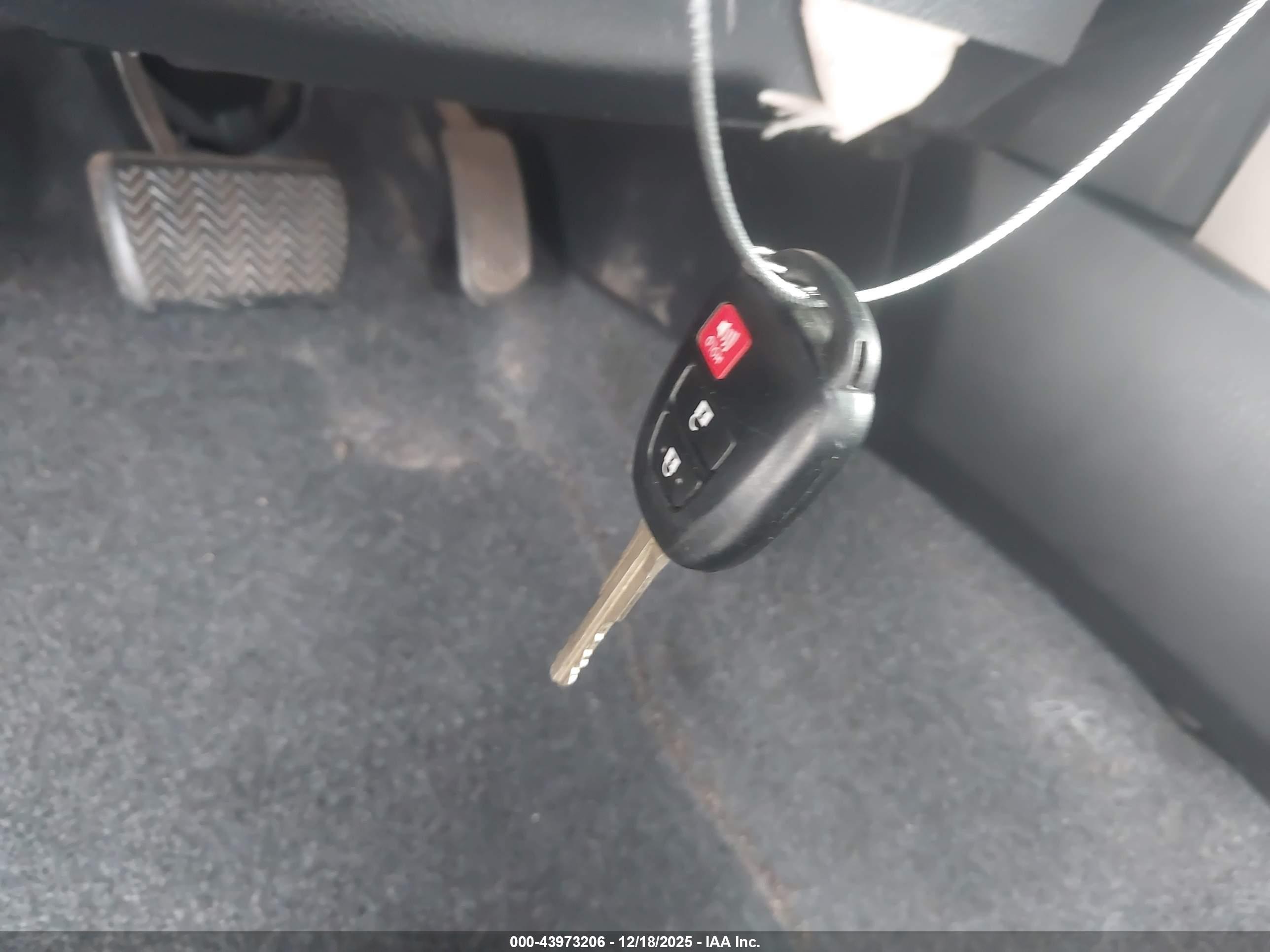 TOYOTA RAV4 image 11