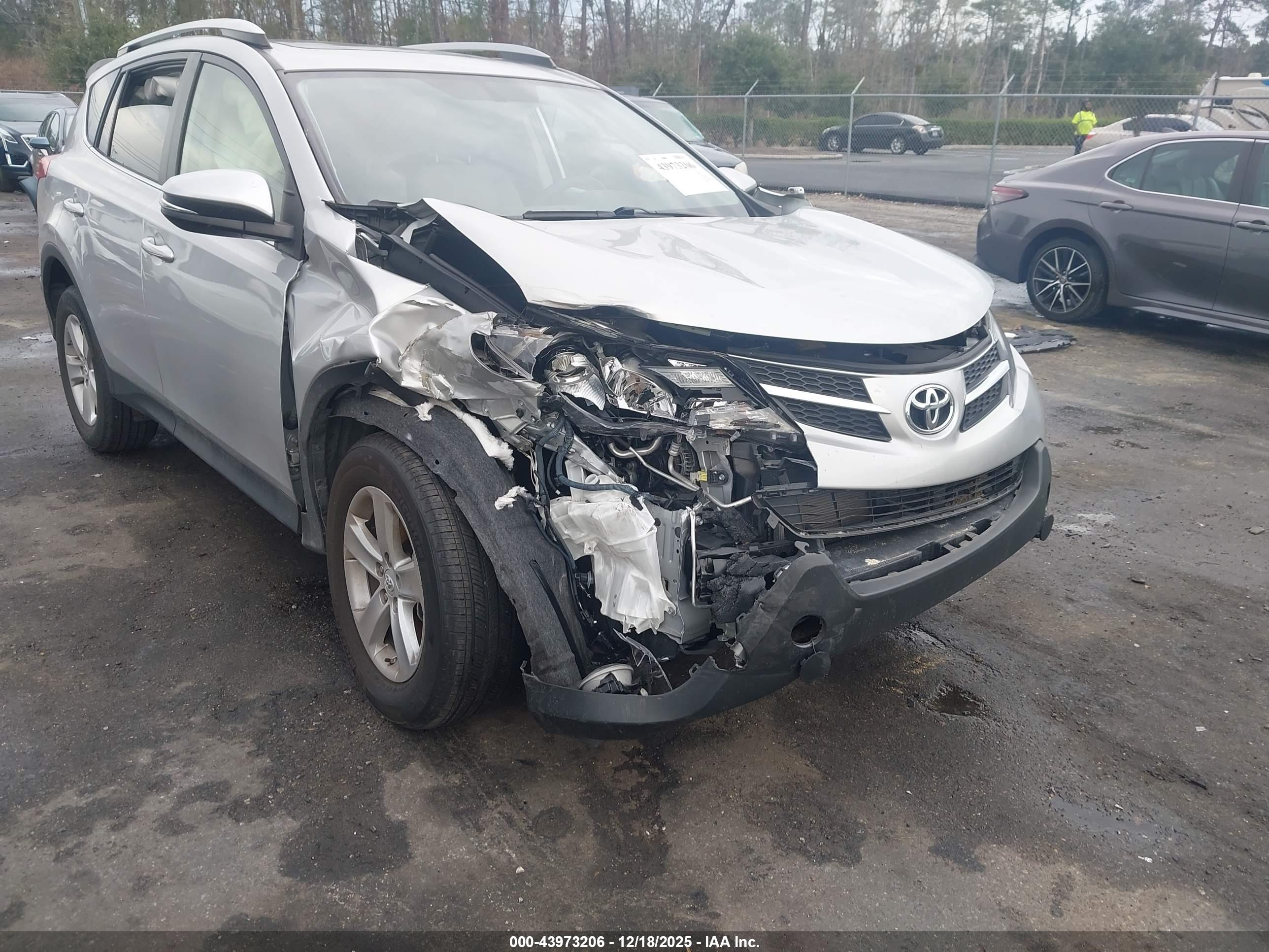 TOYOTA RAV4 image 6