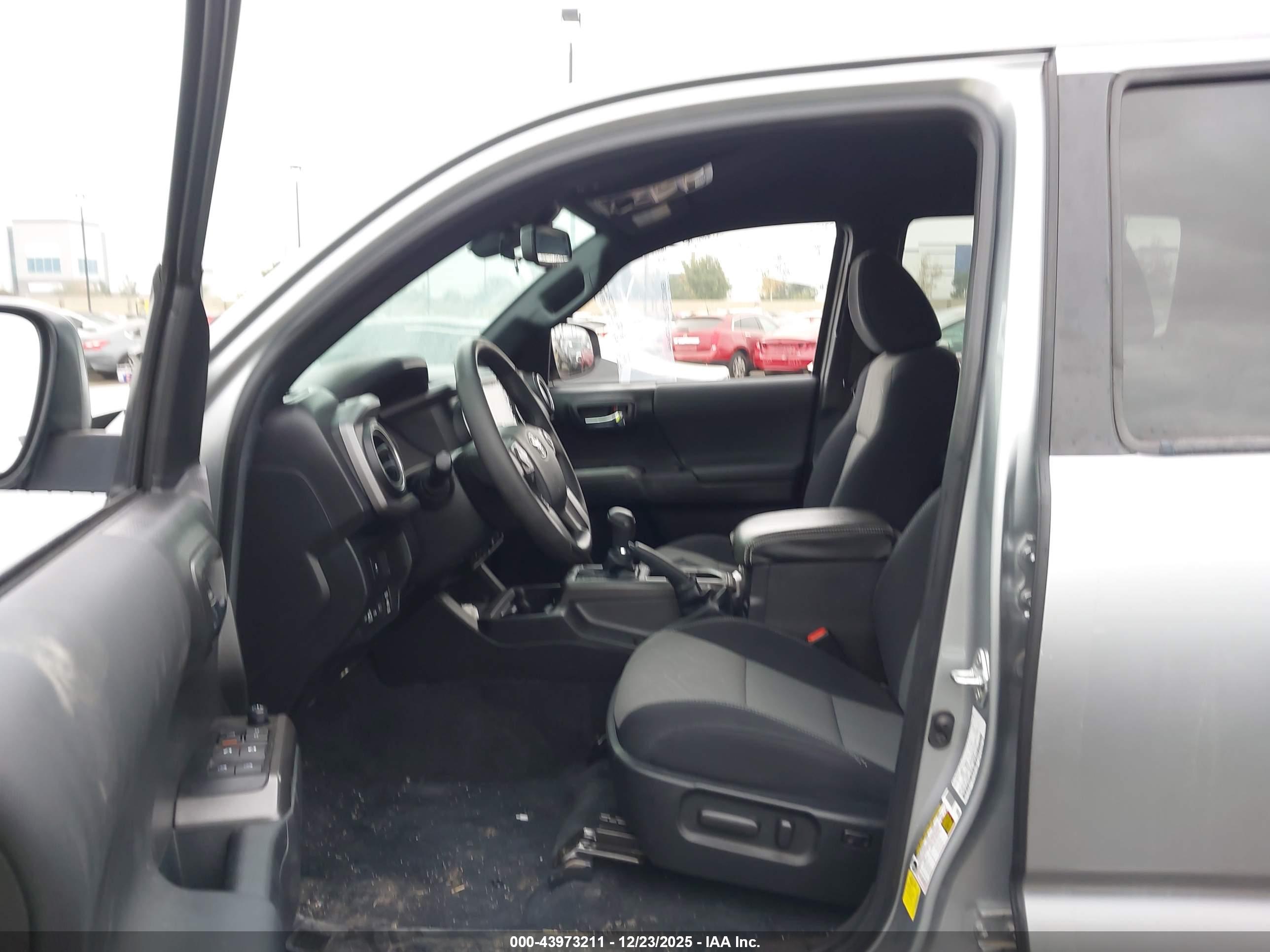 TOYOTA TACOMA image 5