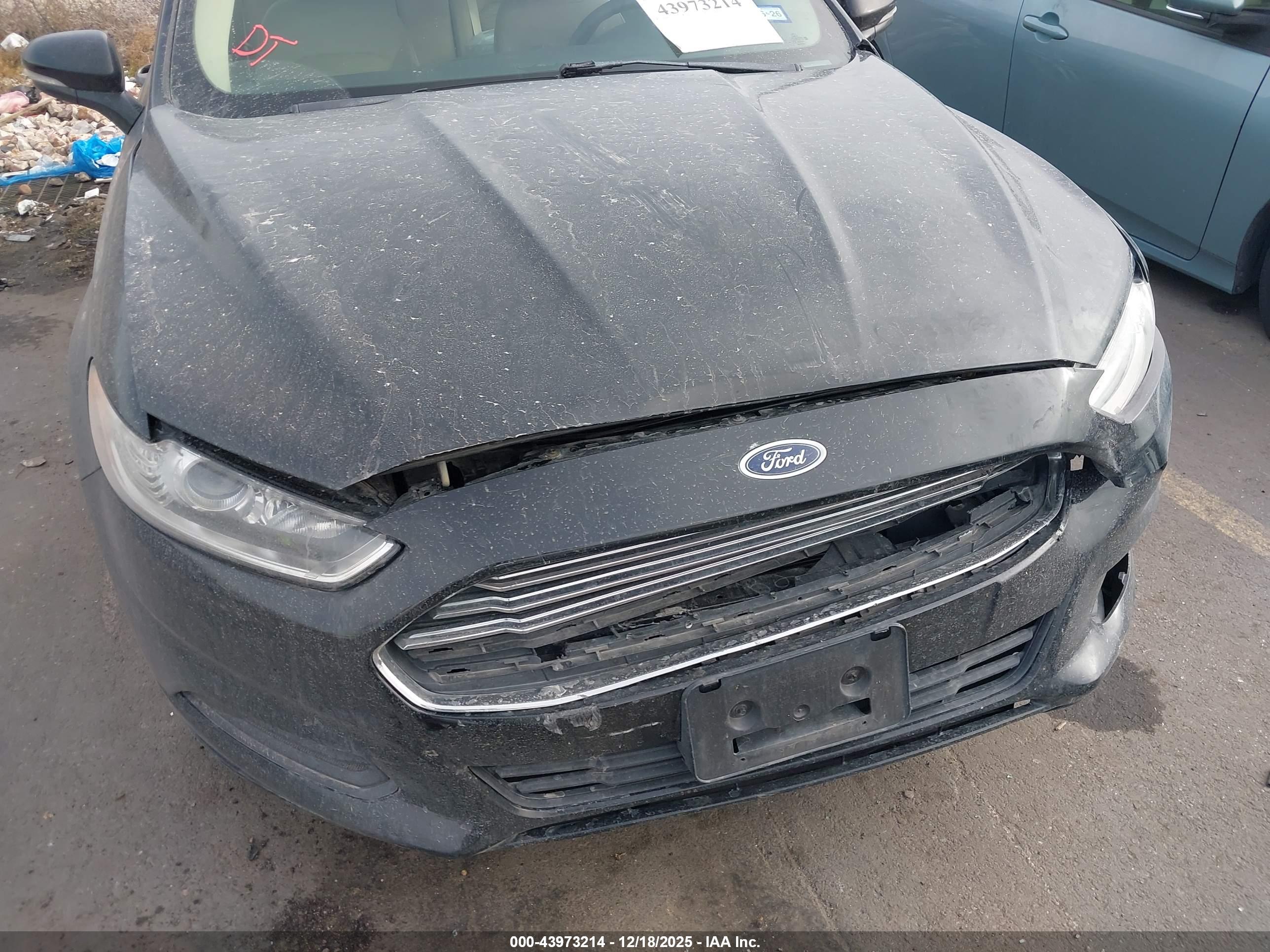 FORD FUSION image 6