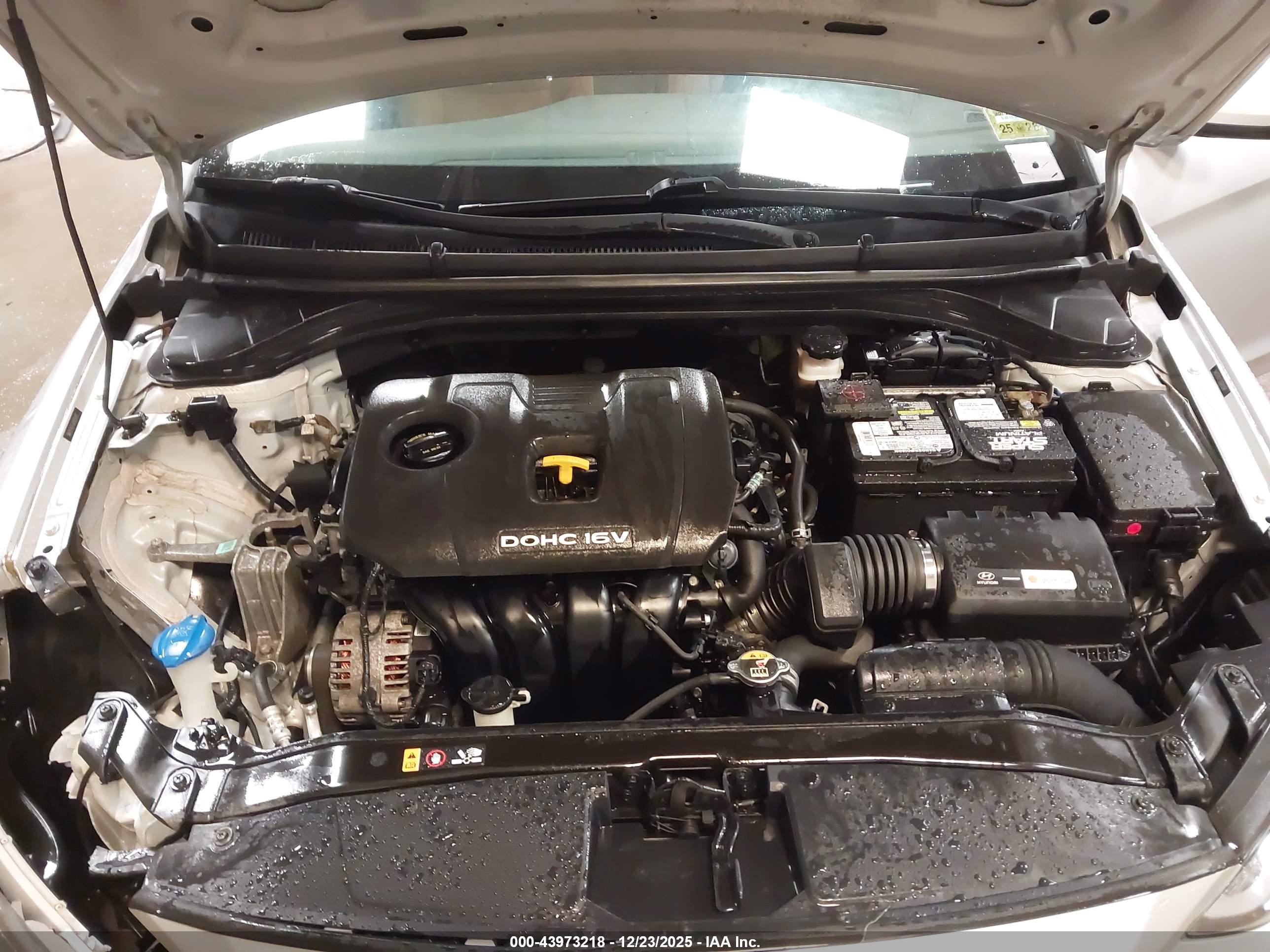 HYUNDAI ELANTRA image 10