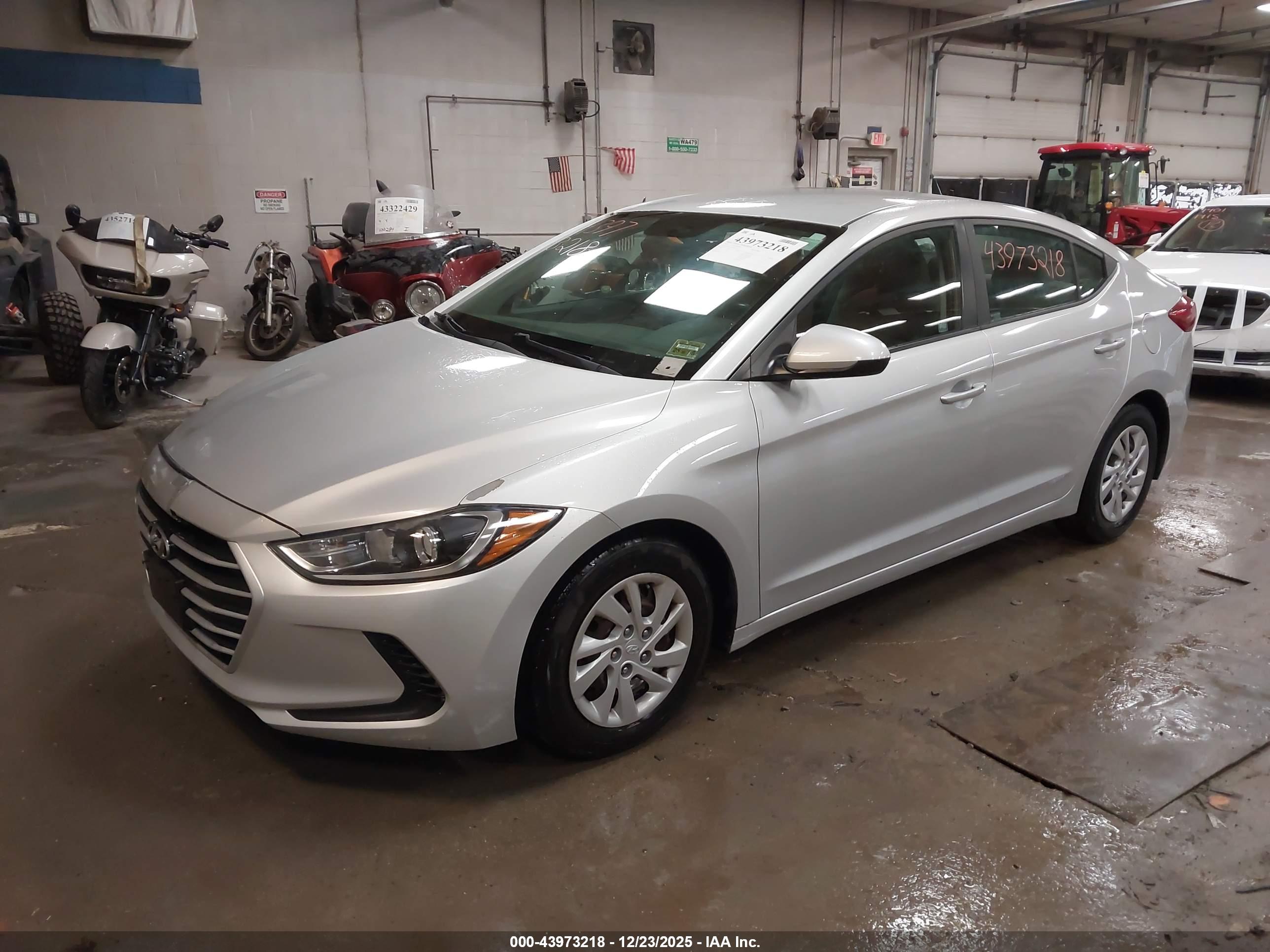 HYUNDAI ELANTRA image 2