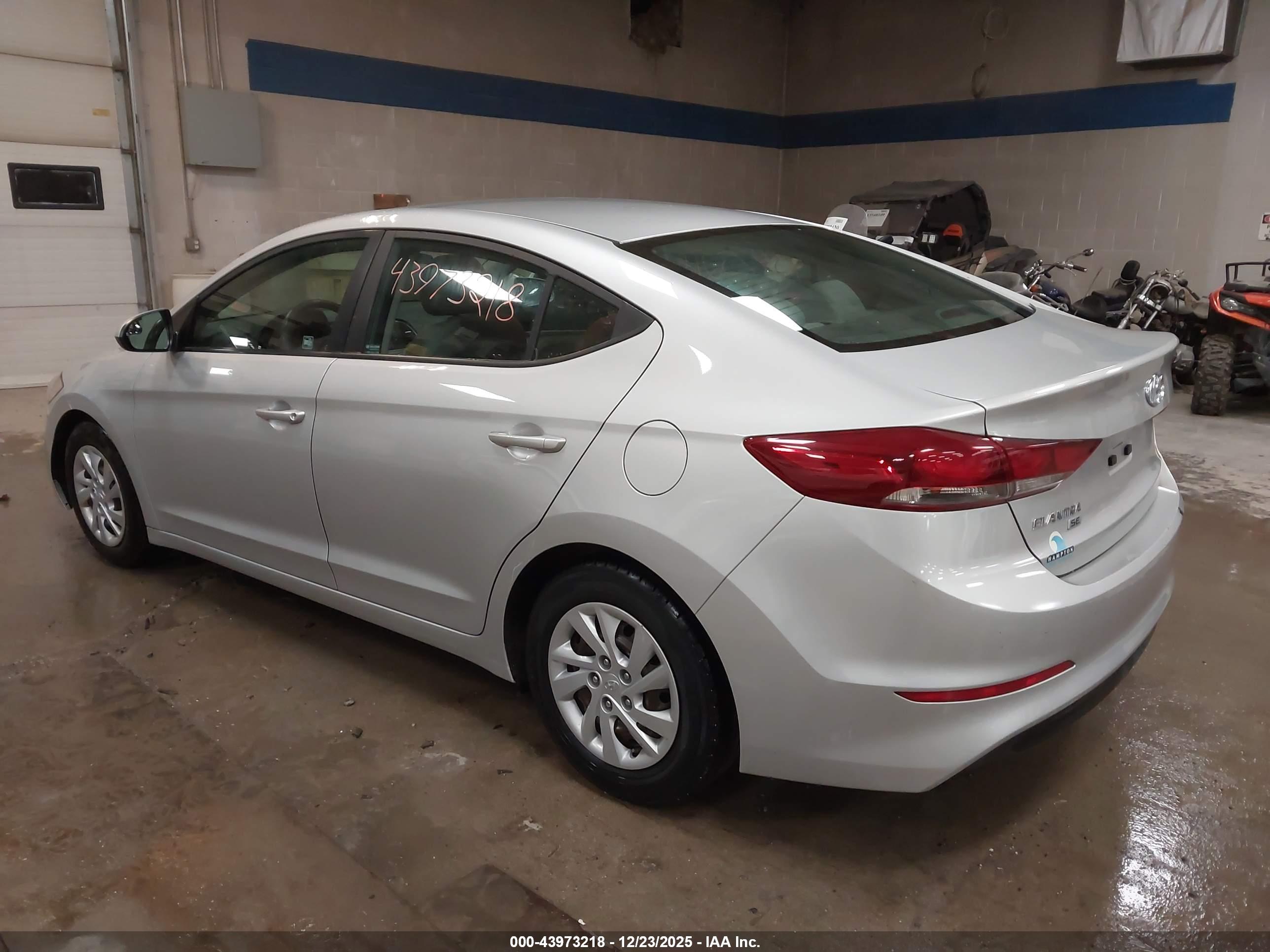 HYUNDAI ELANTRA image 3