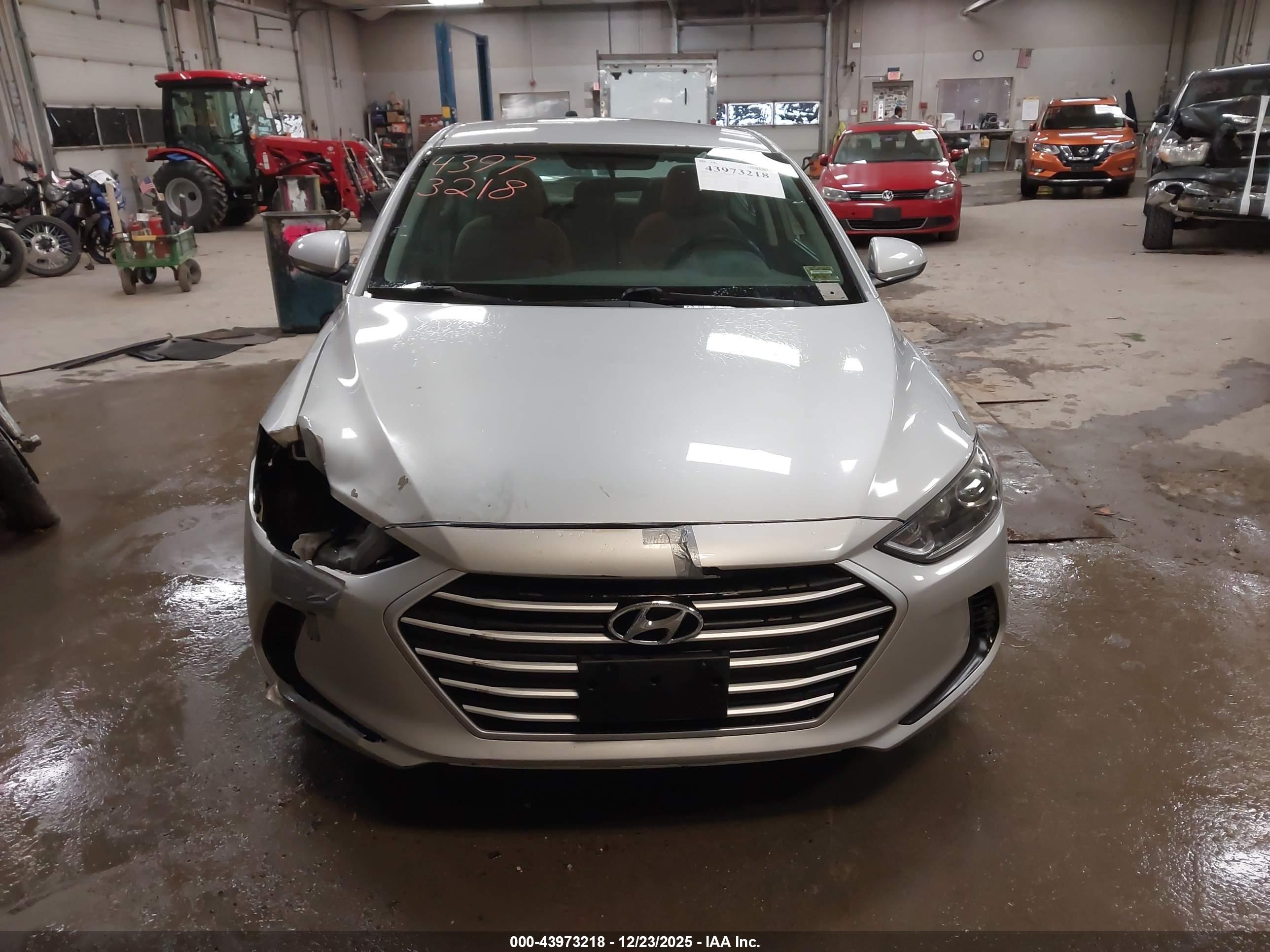 HYUNDAI ELANTRA image 6