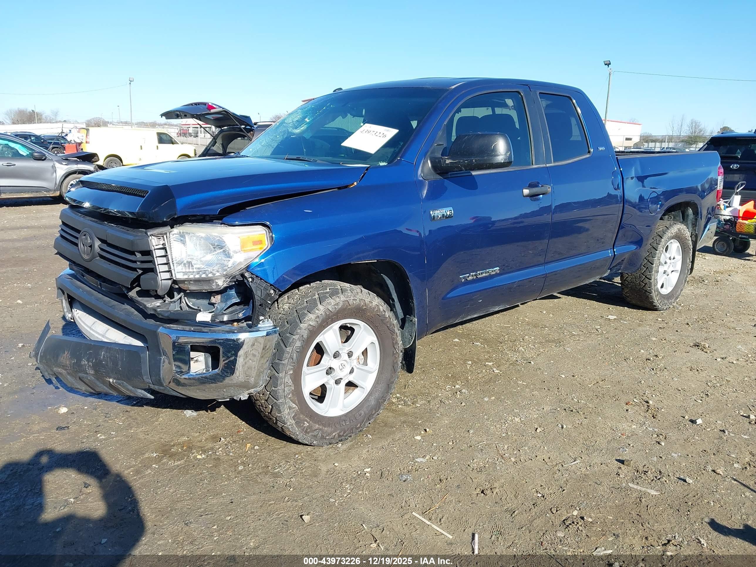 TOYOTA TUNDRA image 2