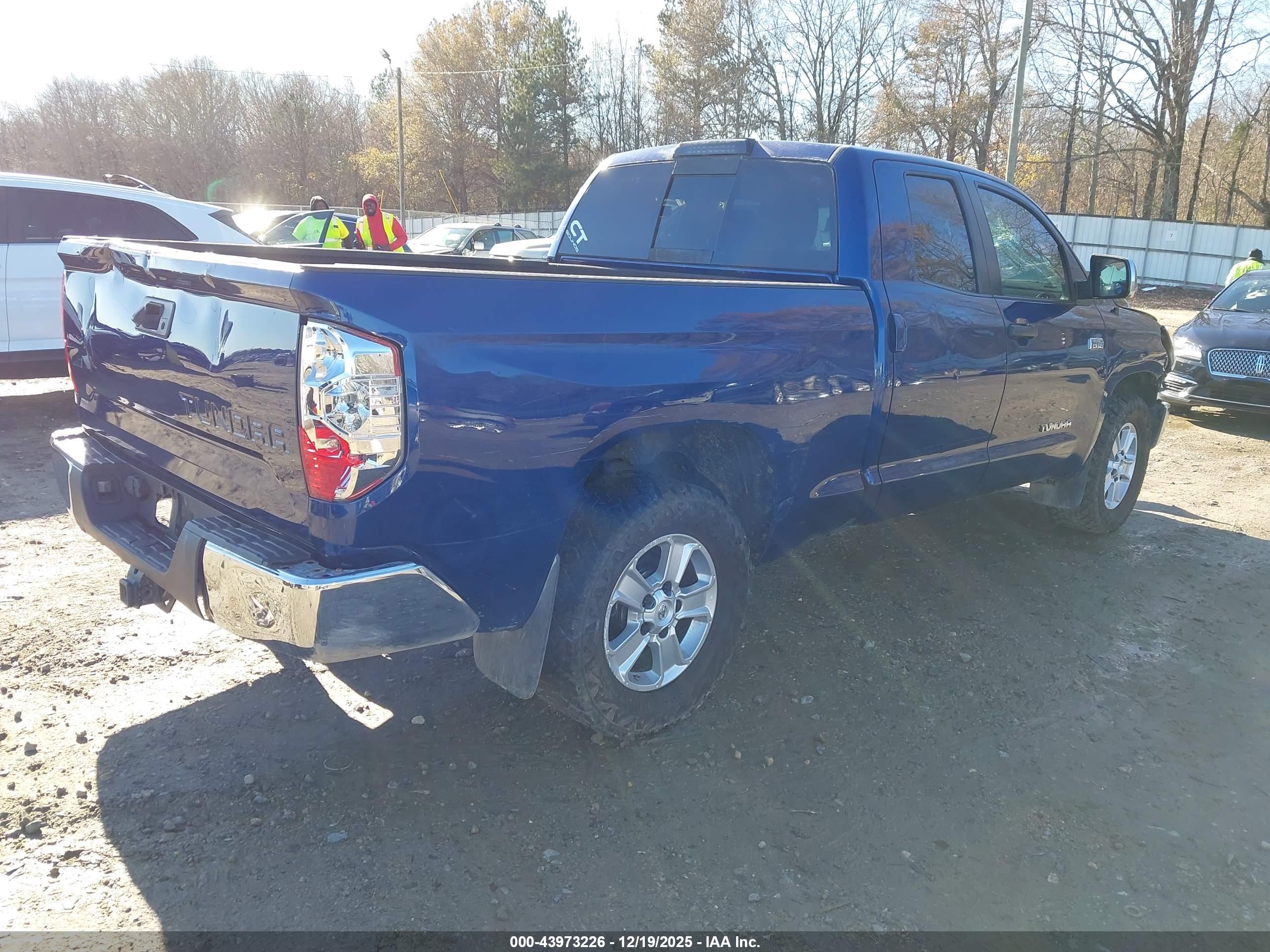 TOYOTA TUNDRA image 4
