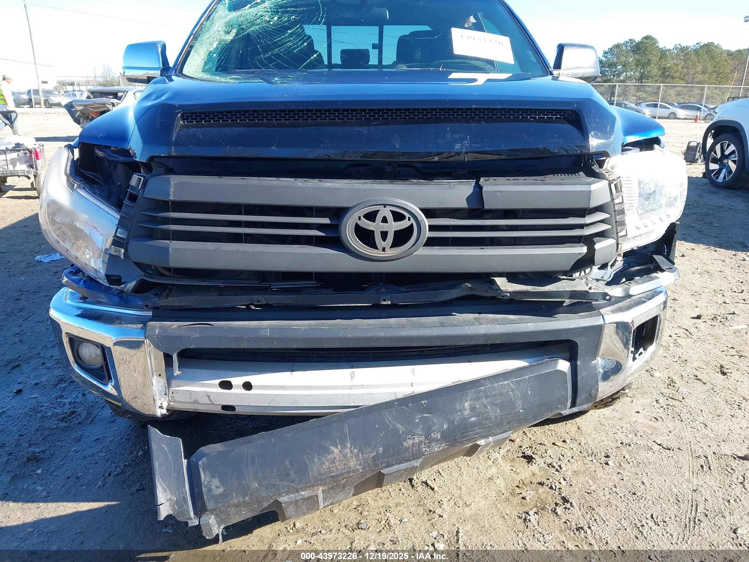 TOYOTA TUNDRA image 6