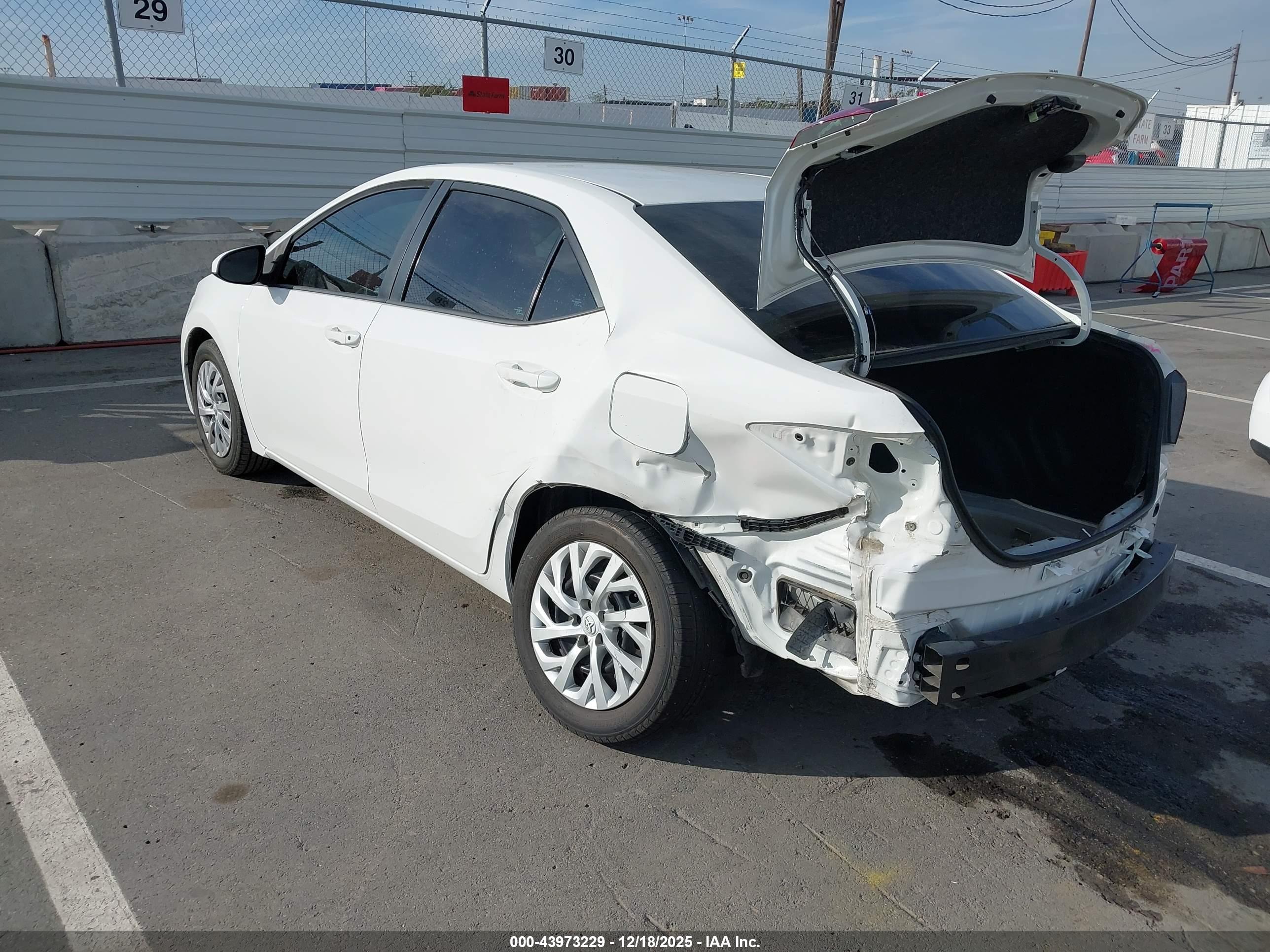 TOYOTA COROLLA image 3