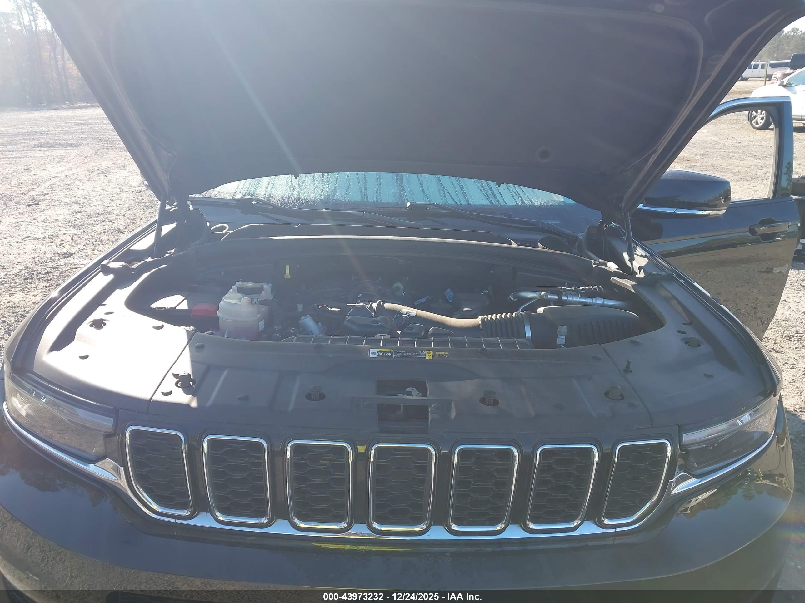 JEEP GRAND image 10