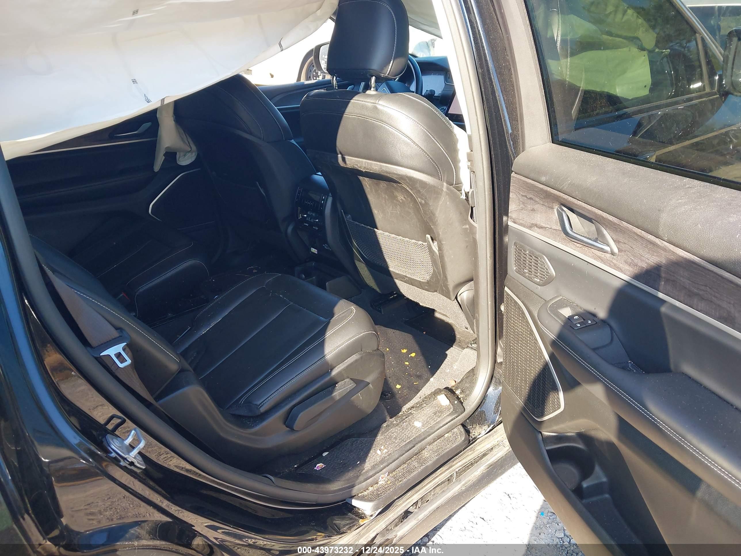 JEEP GRAND image 8