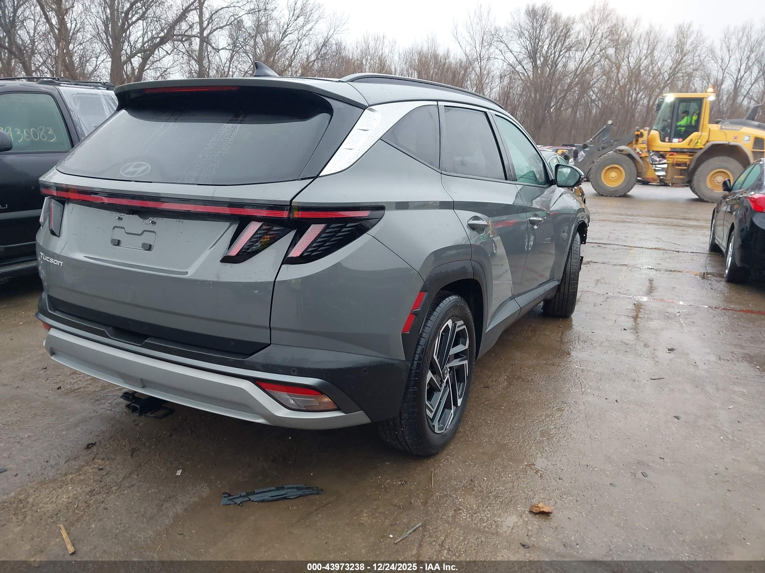 HYUNDAI TUCSON image 4