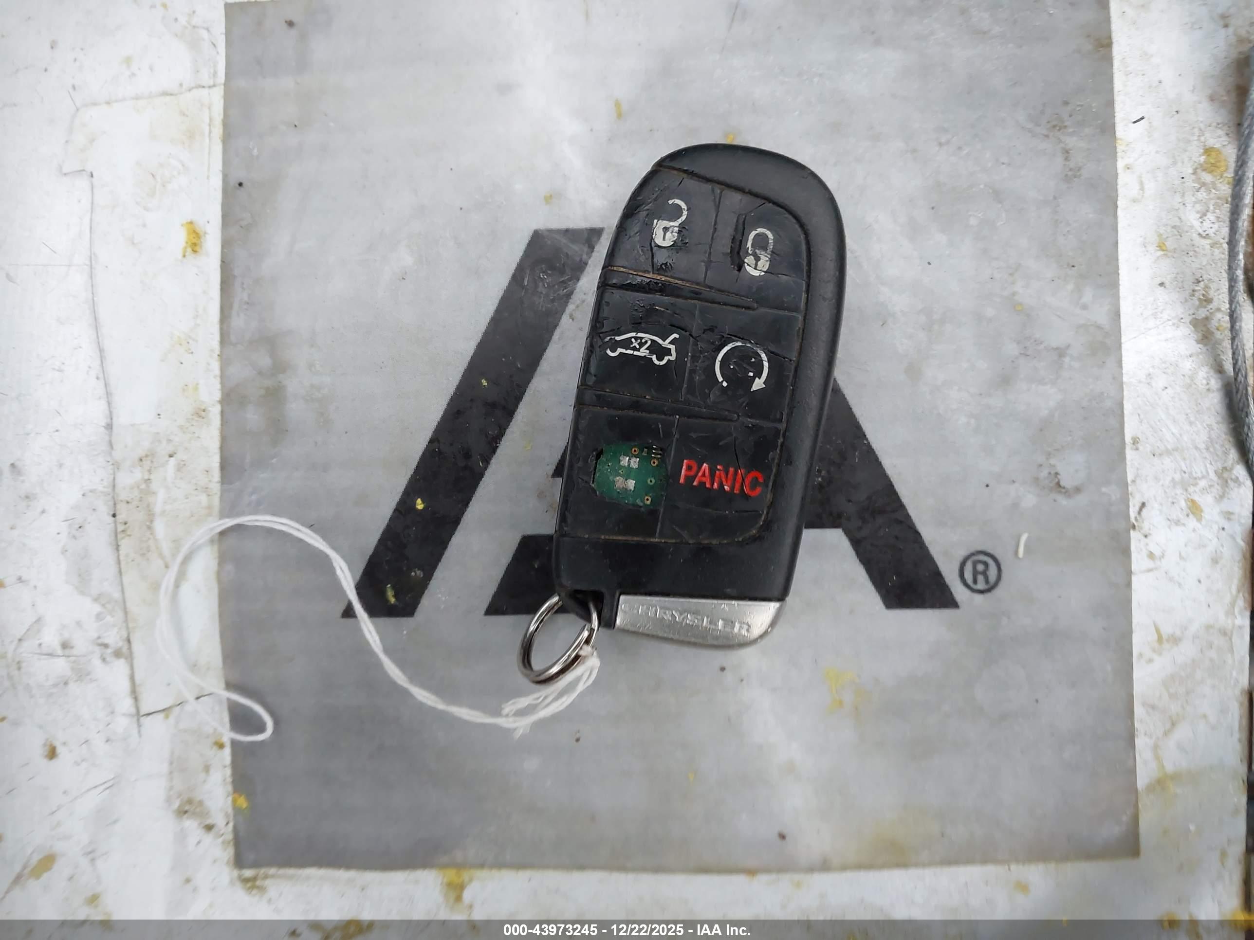 CHRYSLER 300 image 11