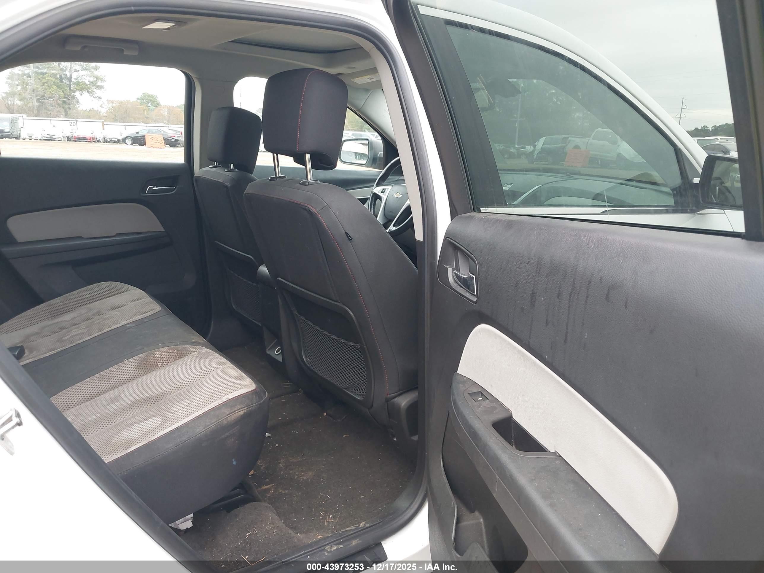 CHEVROLET EQUINOX image 8