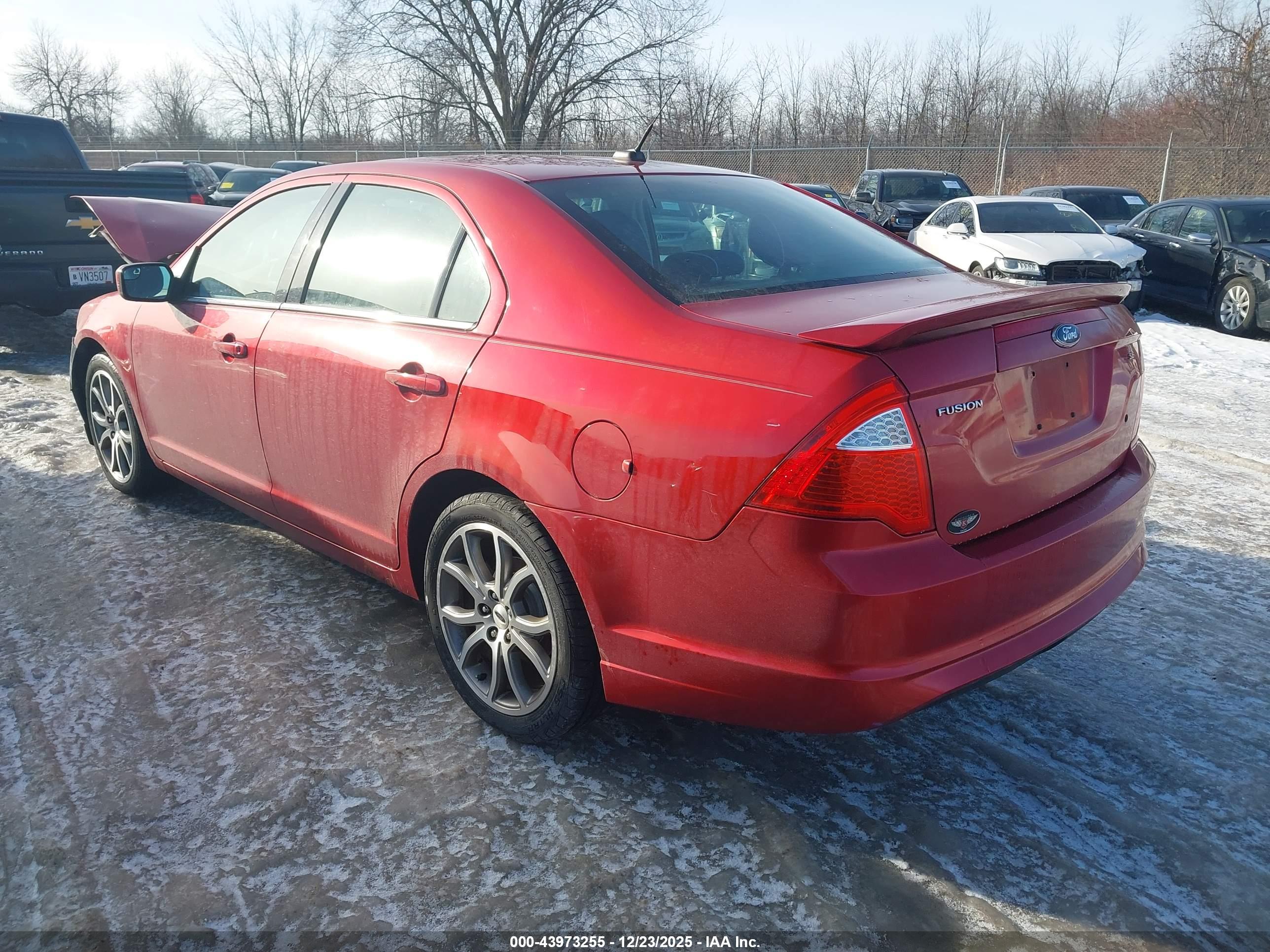 FORD FUSION image 3