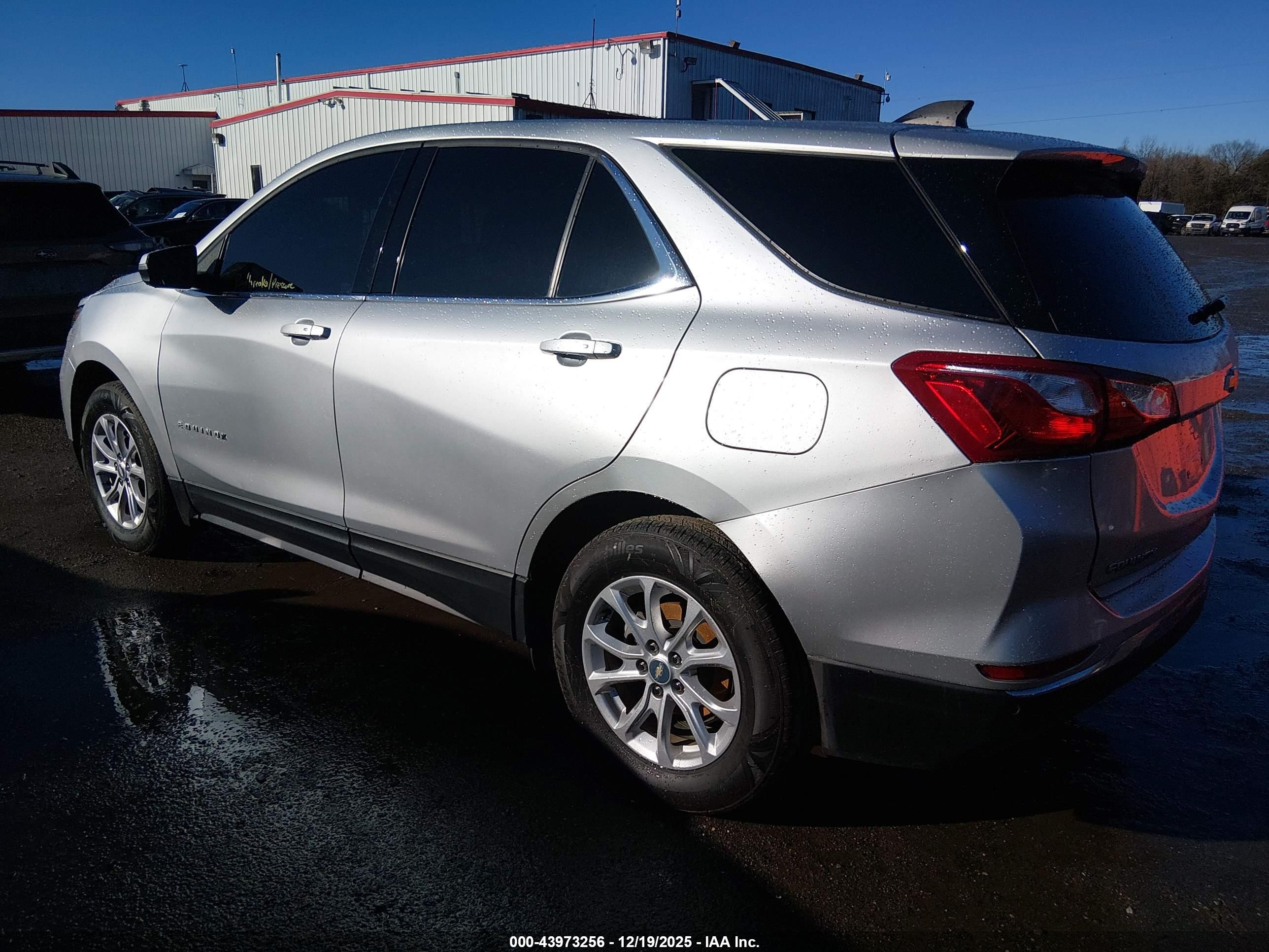 CHEVROLET EQUINOX image 3