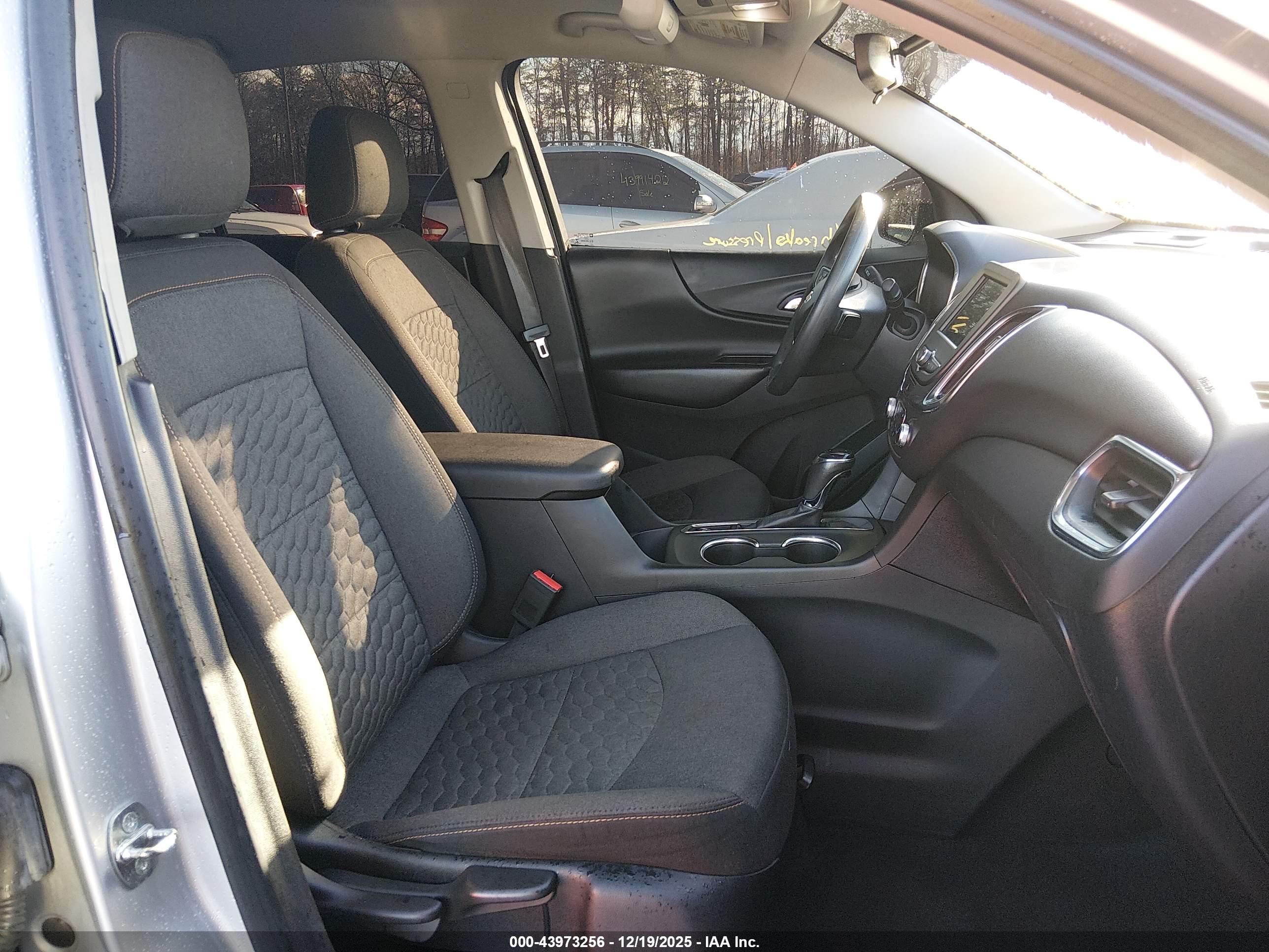 CHEVROLET EQUINOX image 5