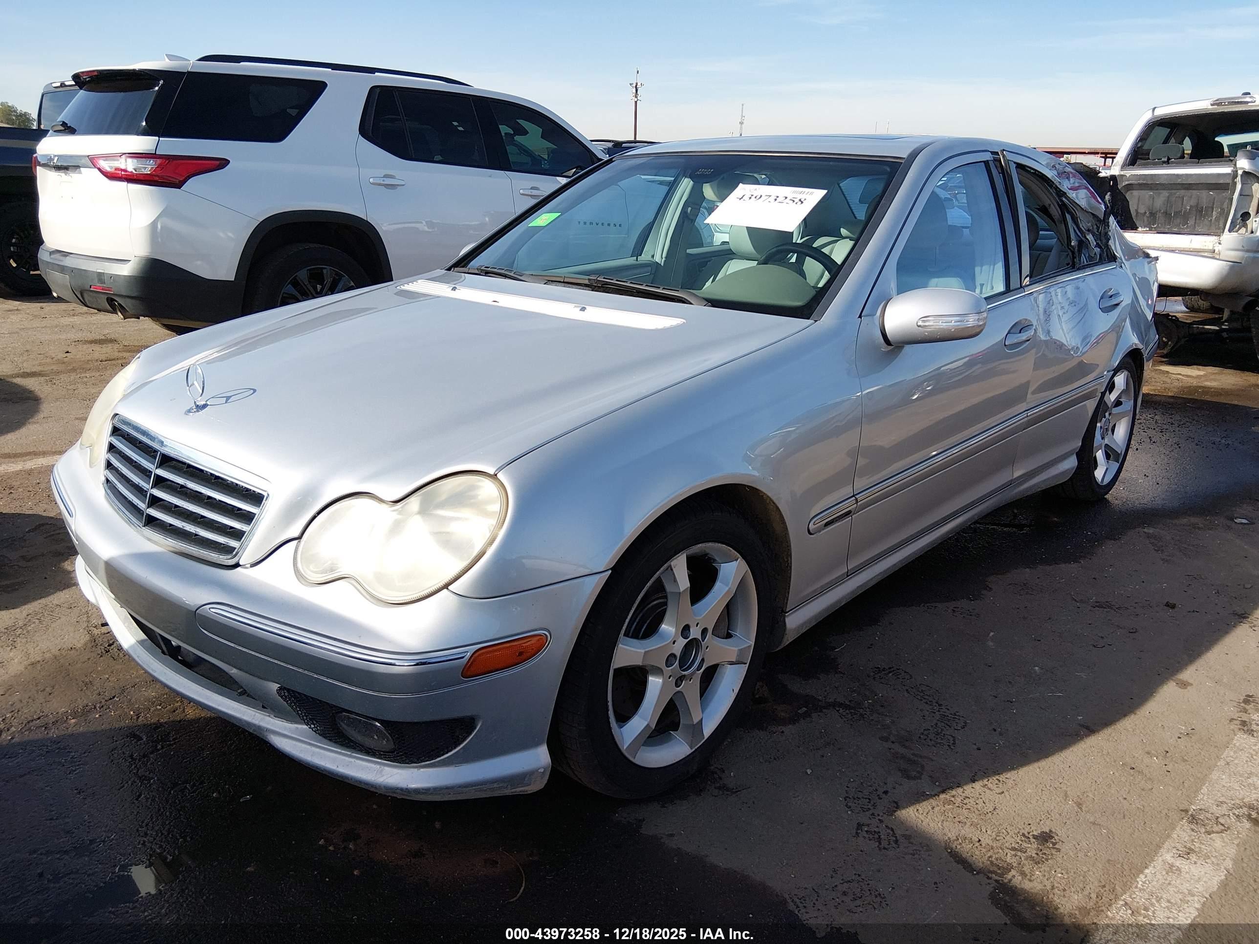 MERCEDES-BENZ C image 2