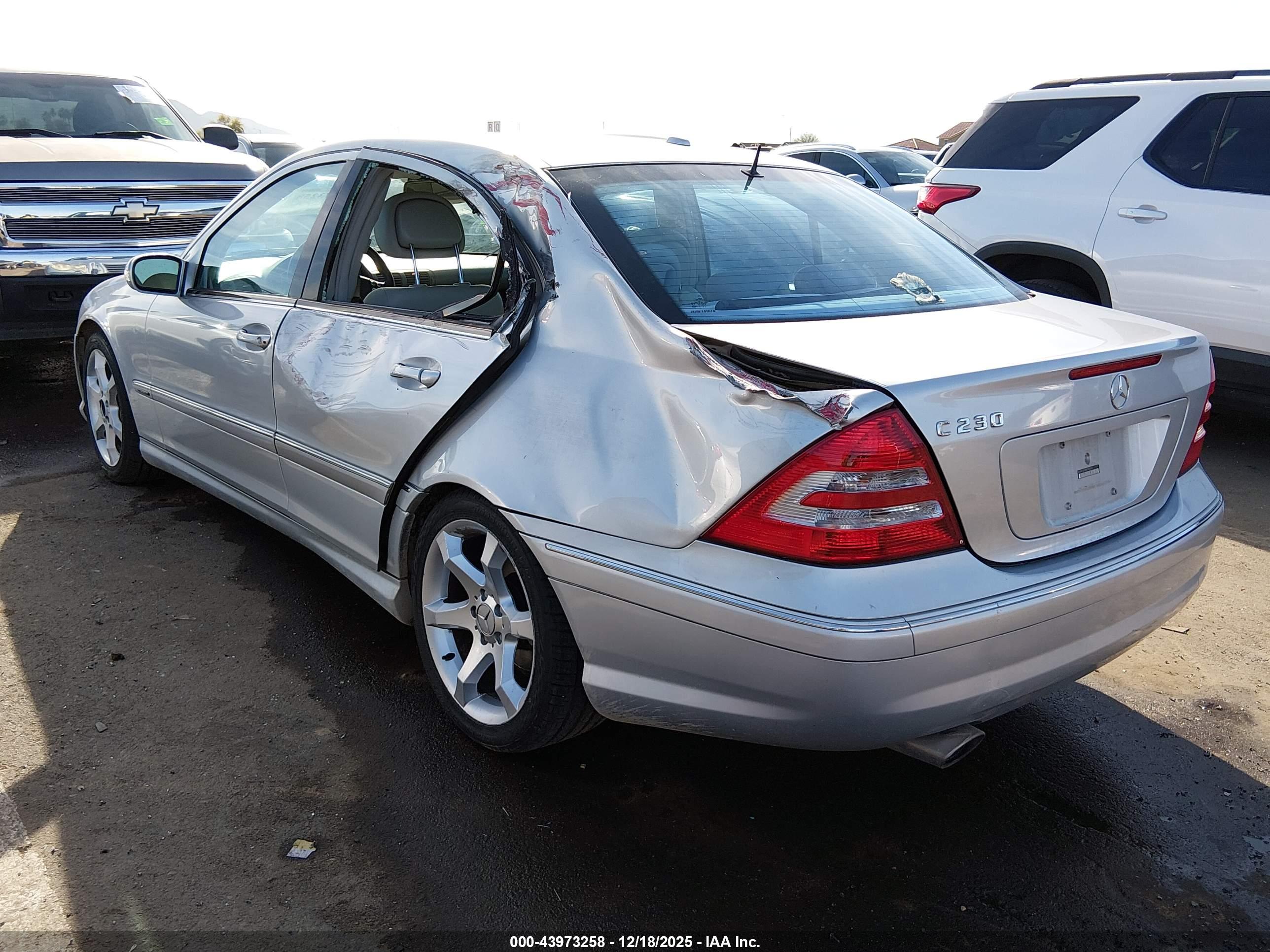 MERCEDES-BENZ C image 3