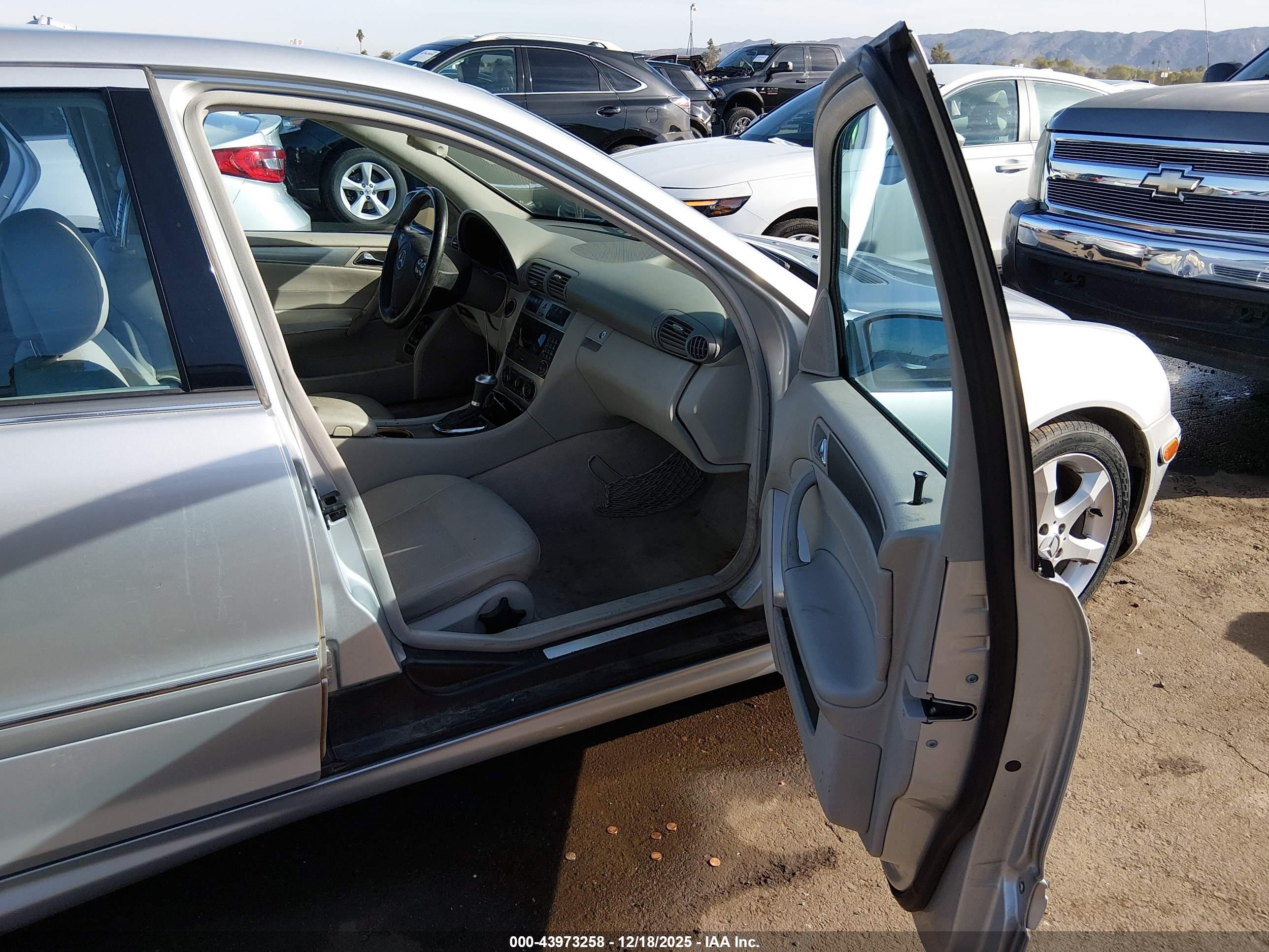 MERCEDES-BENZ C image 5