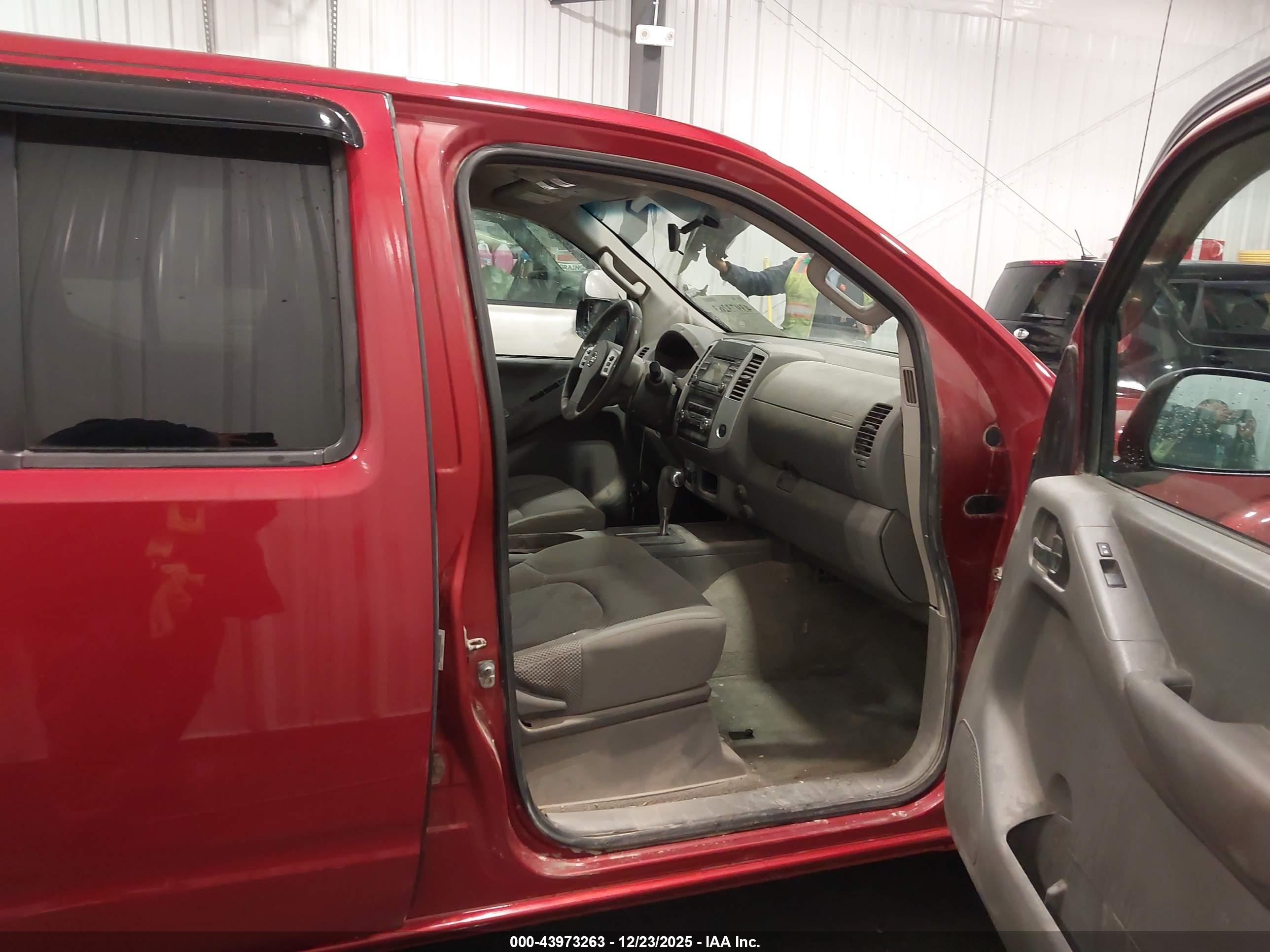 NISSAN FRONTIER image 5