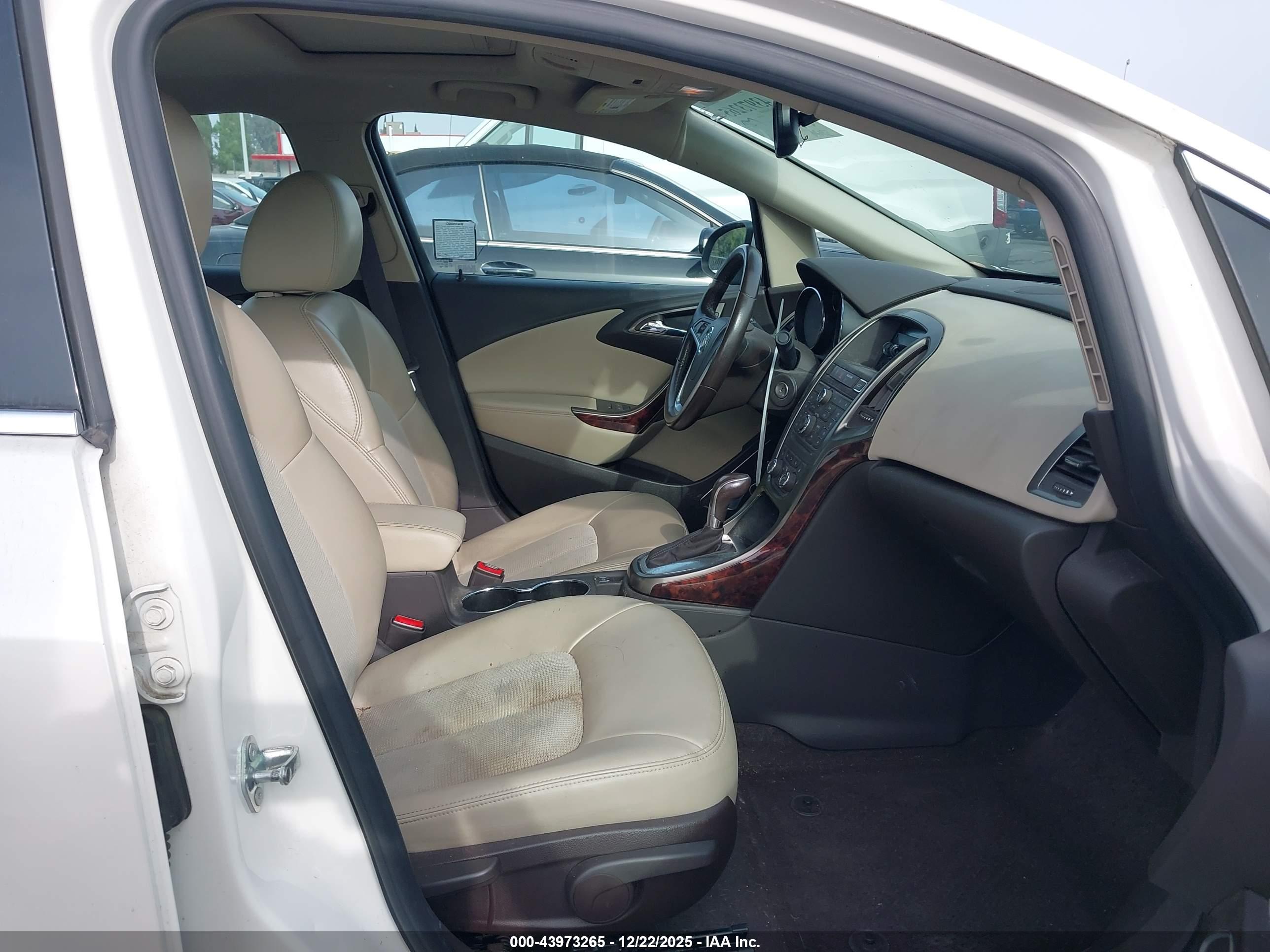 BUICK VERANO image 5