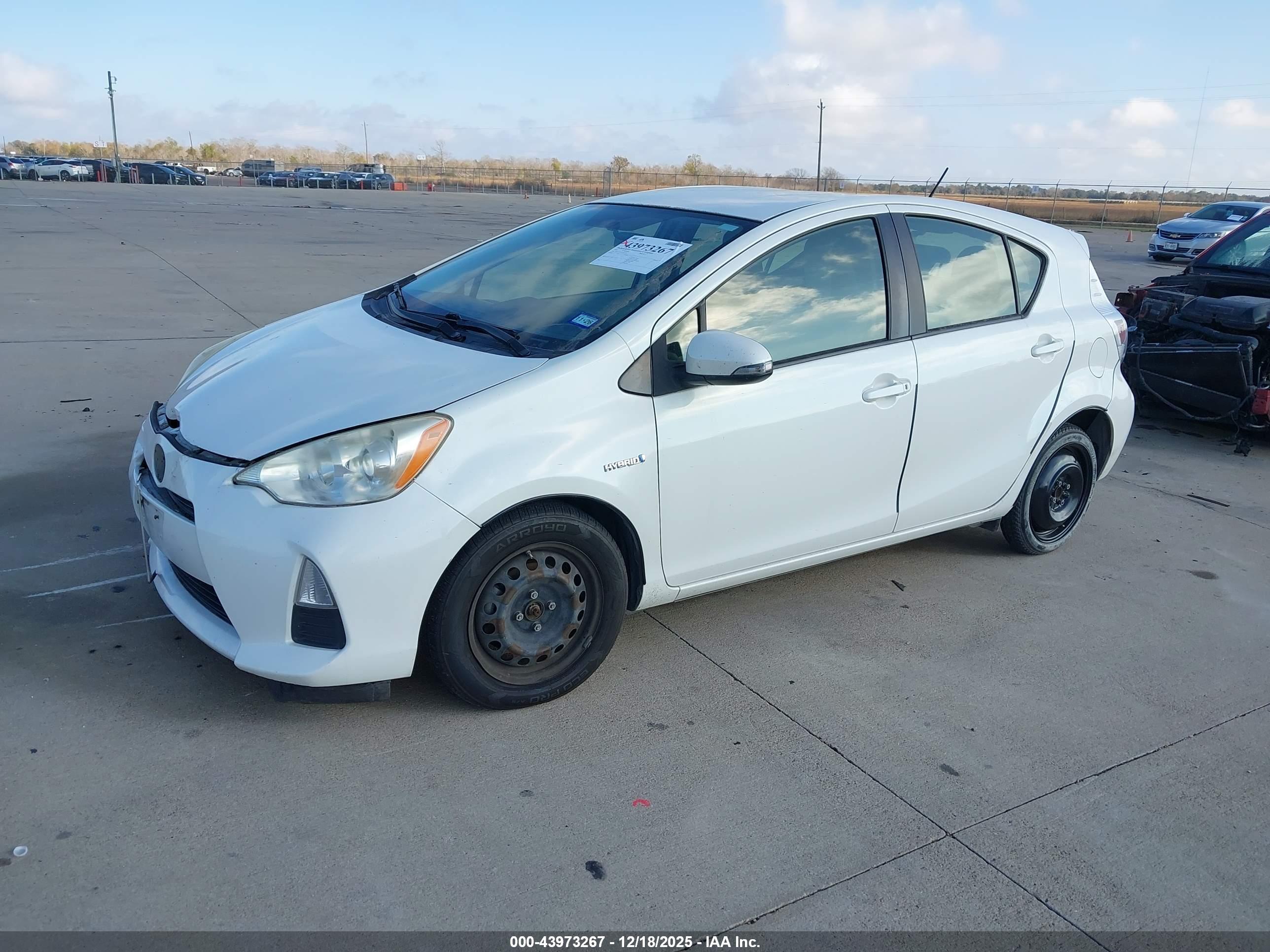 TOYOTA PRIUS image 2
