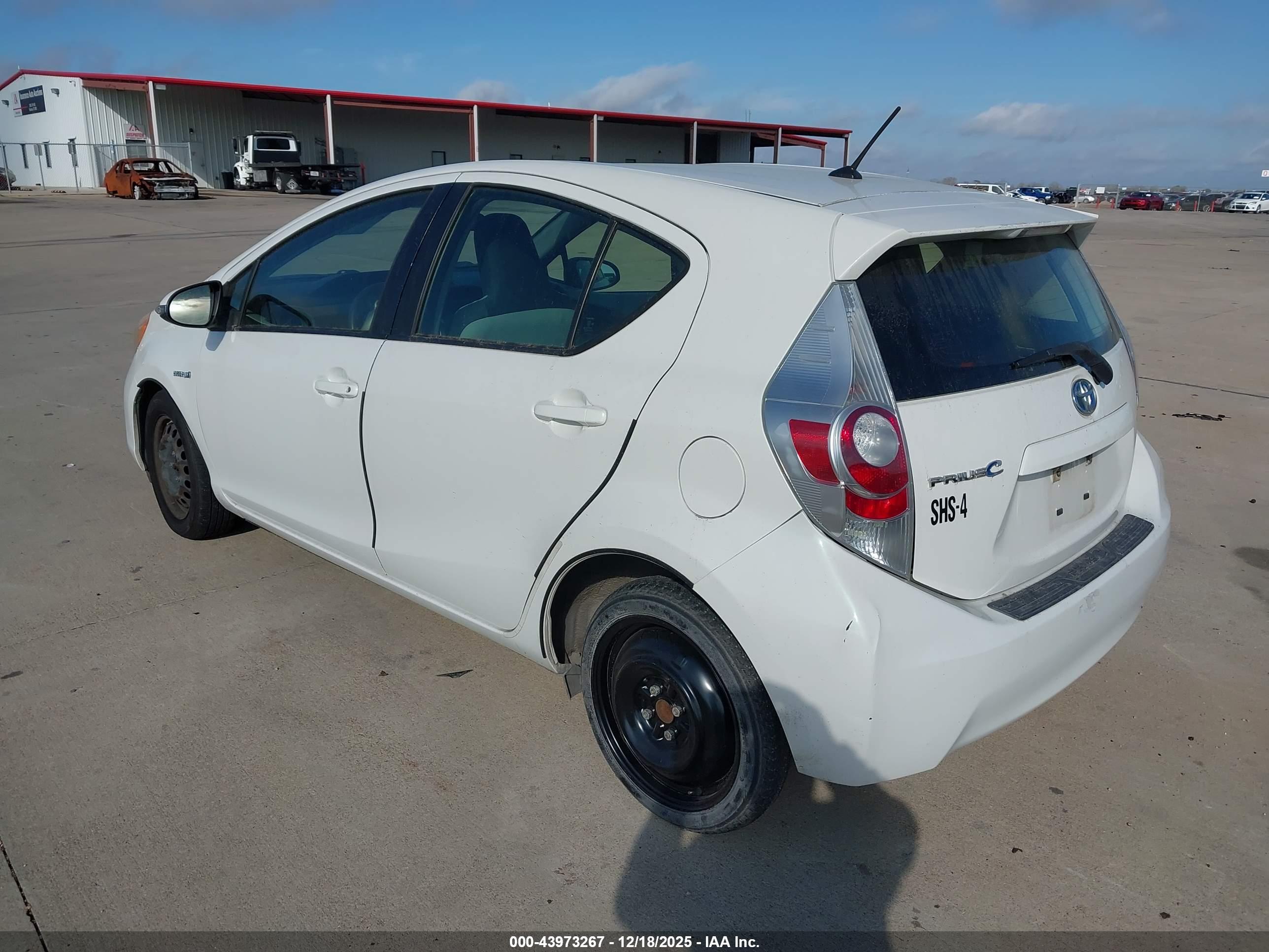 TOYOTA PRIUS image 3