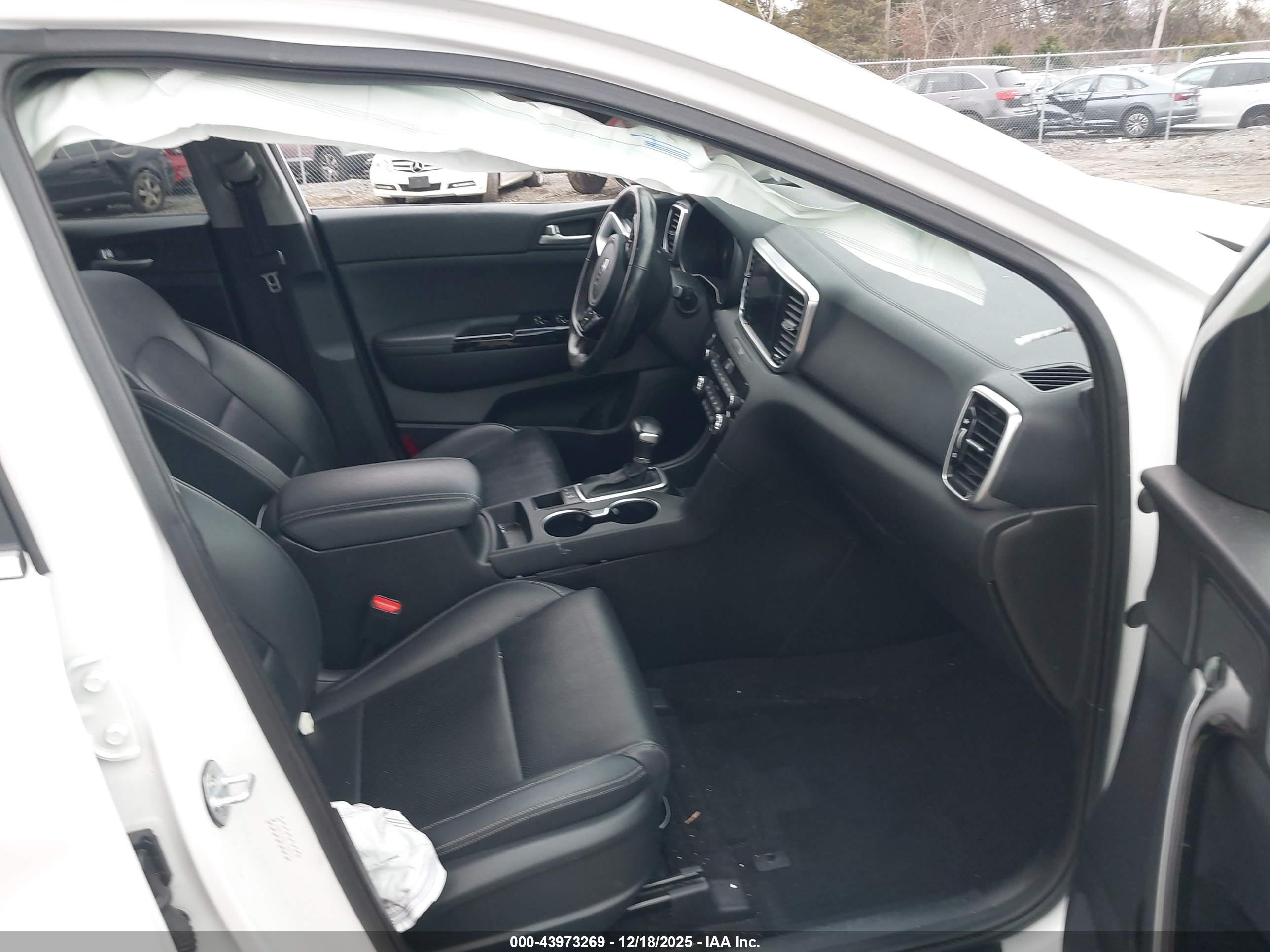 KIA SPORTAGE image 5