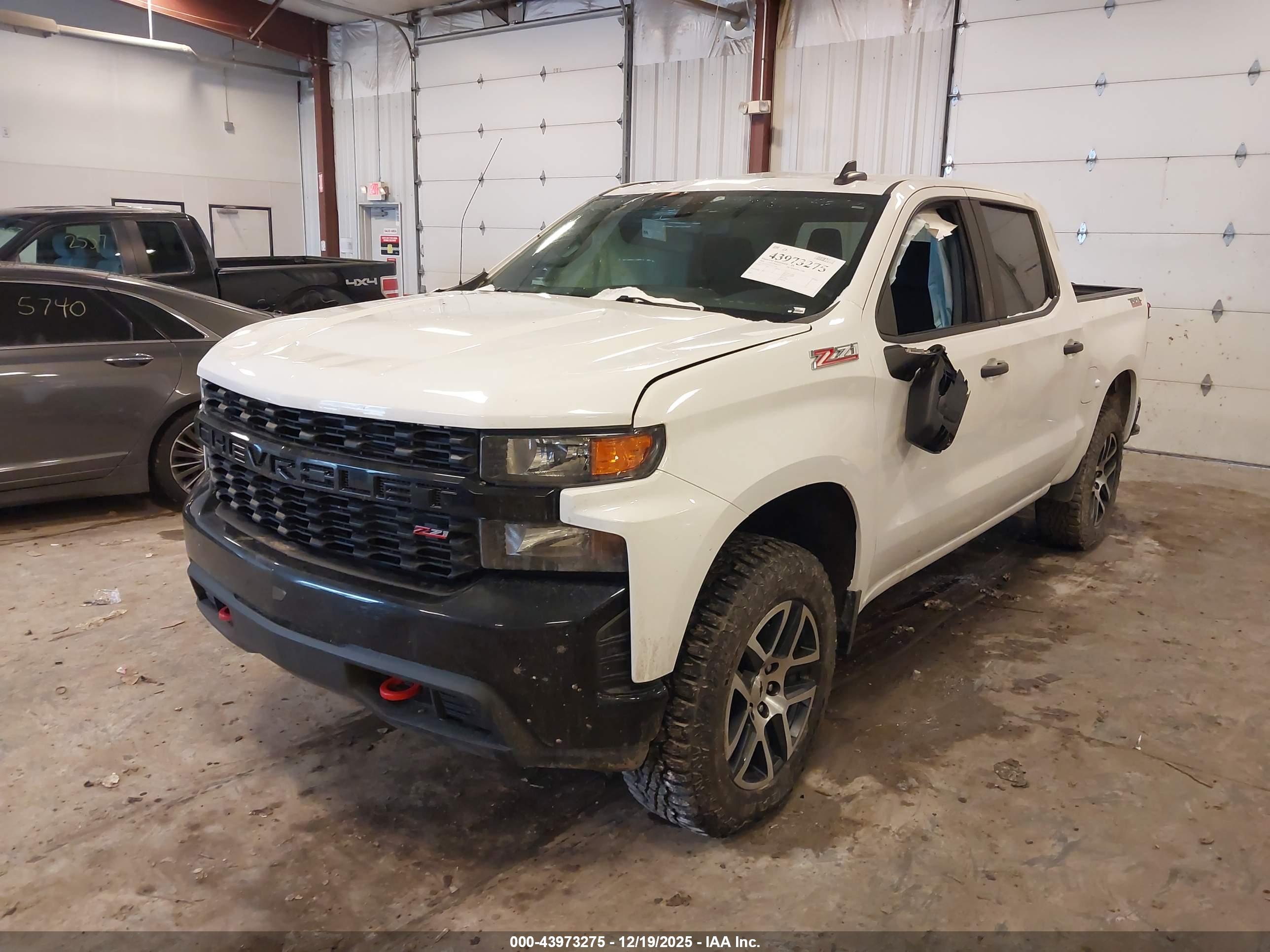 CHEVROLET SILVERADO image 2