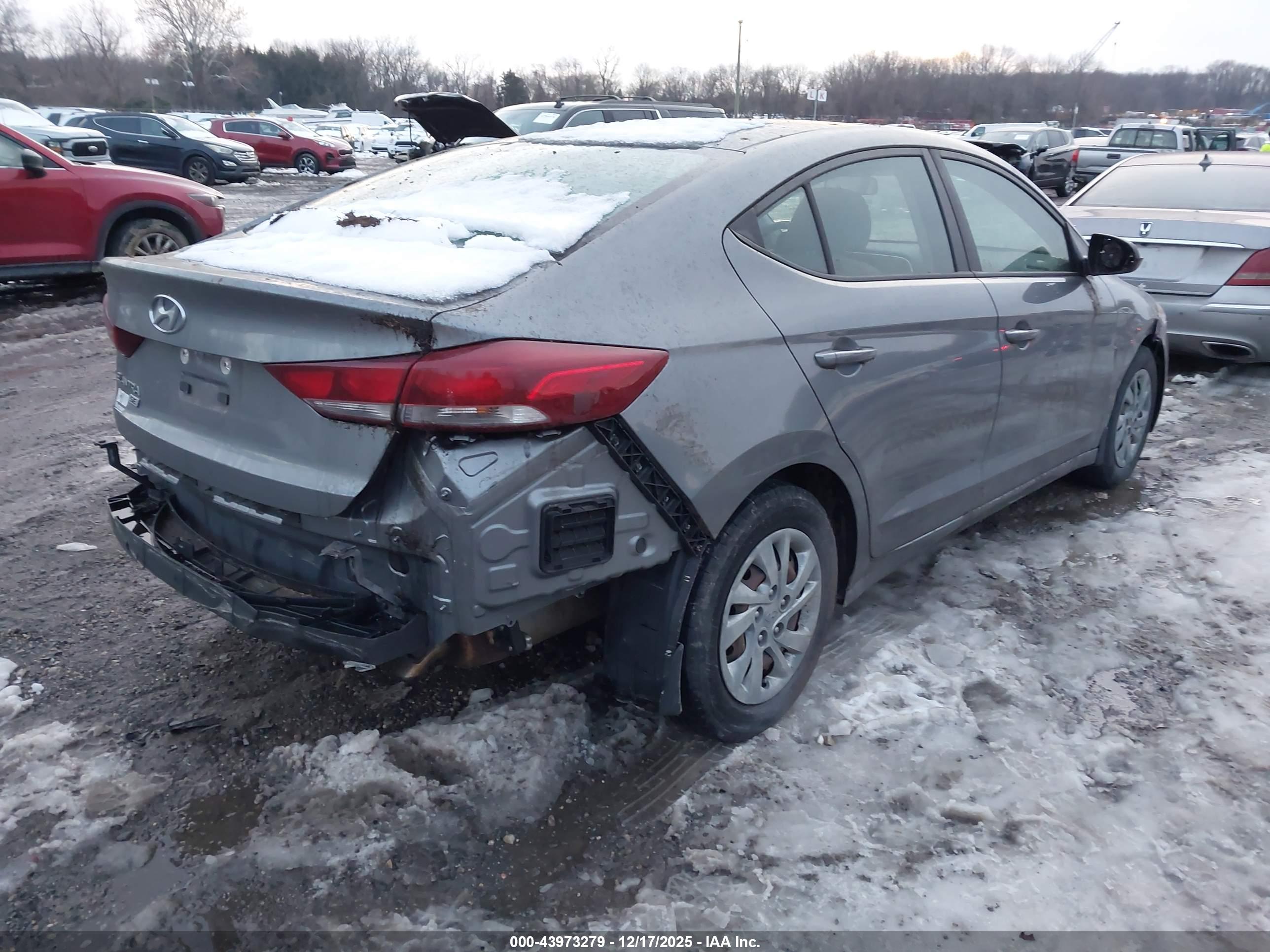 HYUNDAI ELANTRA image 4
