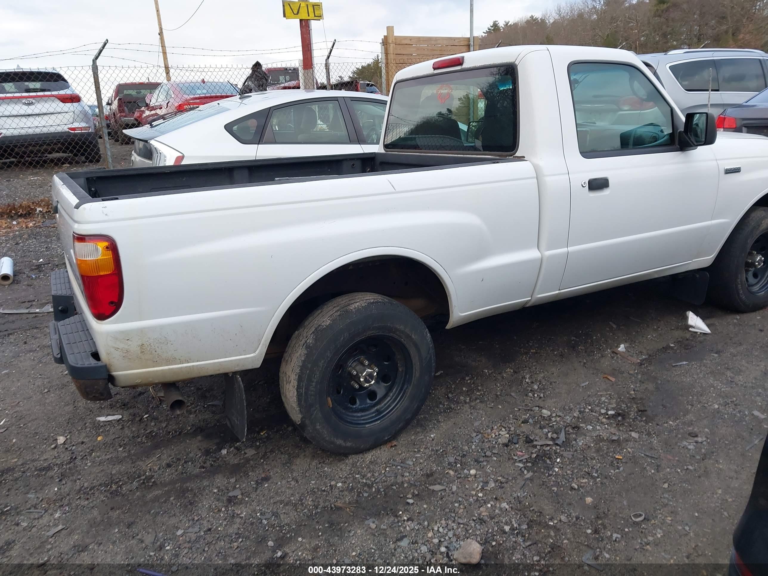 MAZDA B2300 image 4