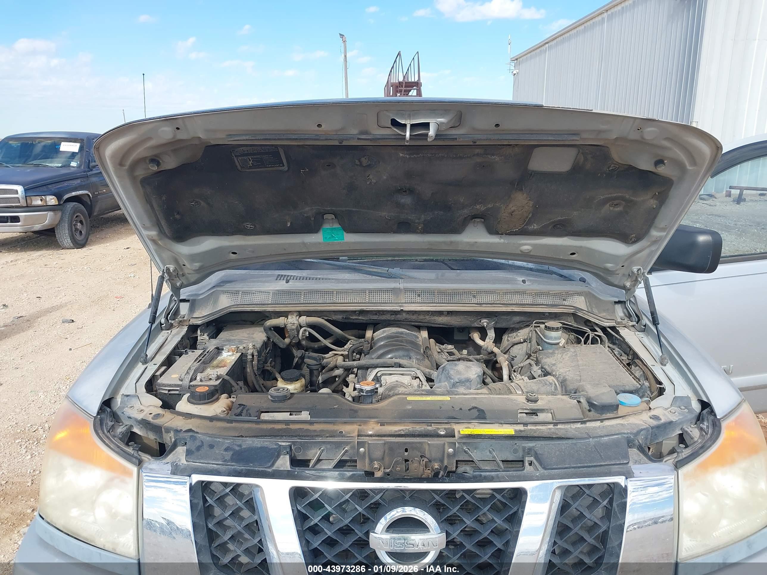 NISSAN TITAN image 10