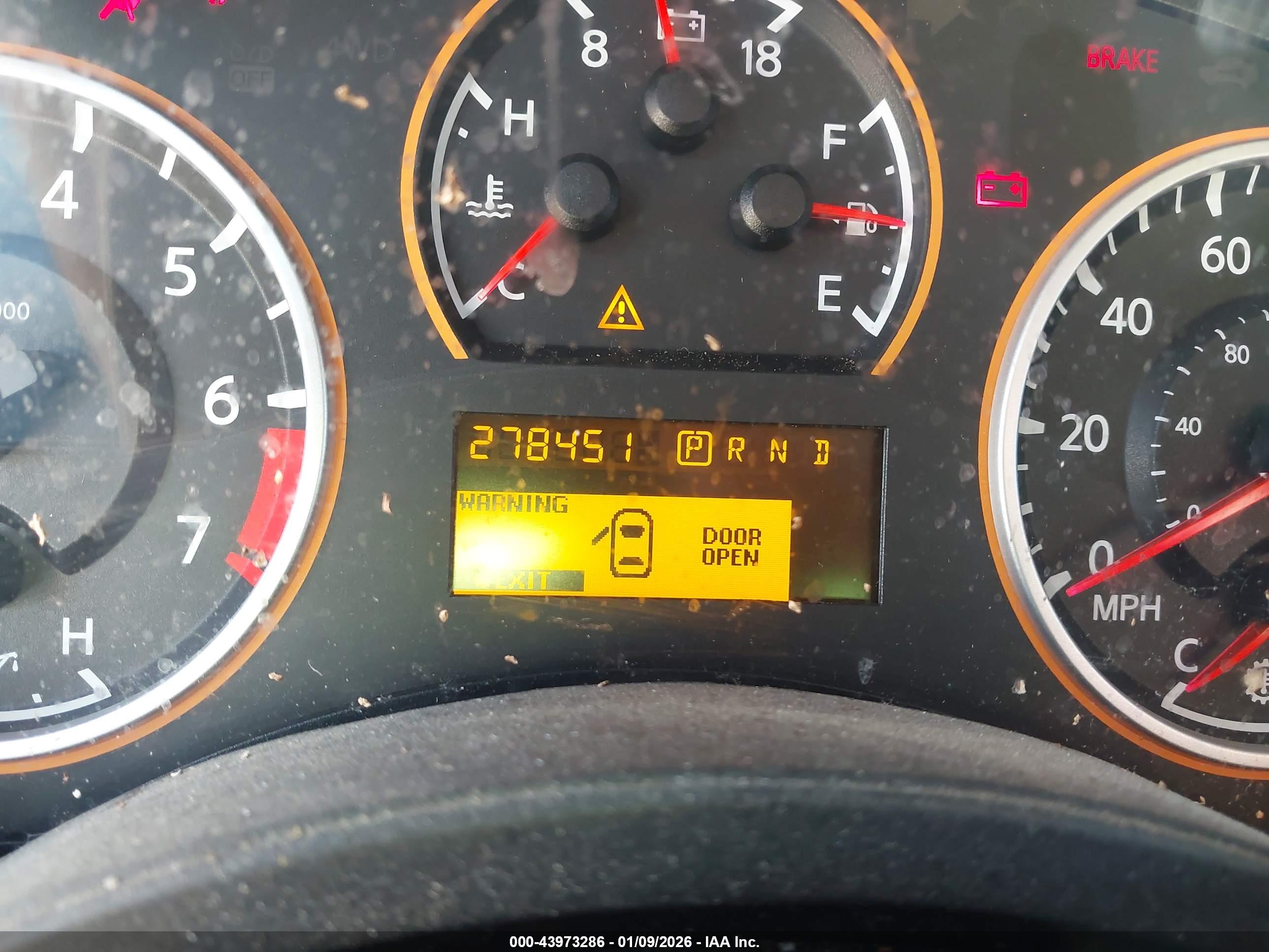 NISSAN TITAN image 7