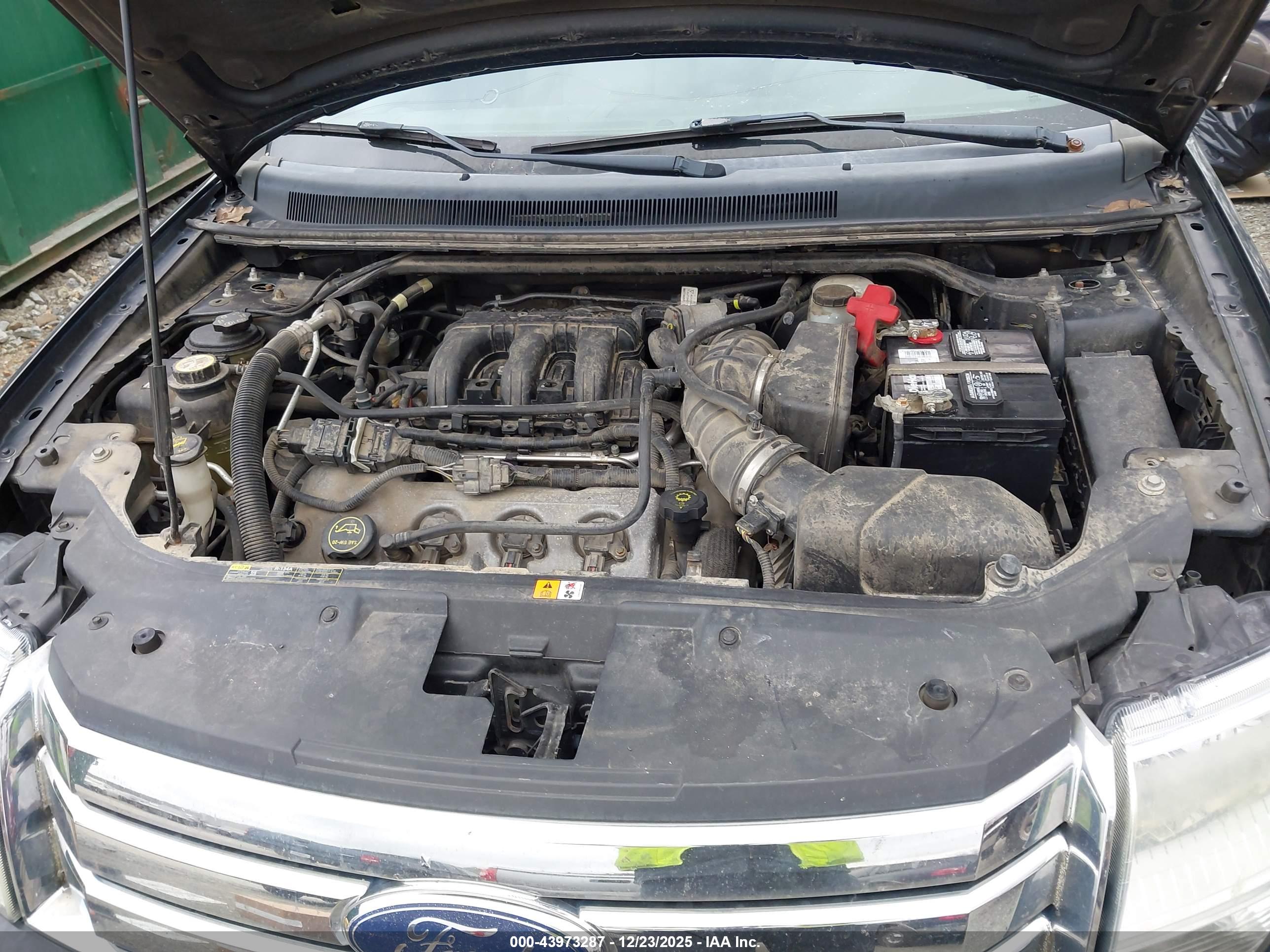 FORD TAURUS image 10