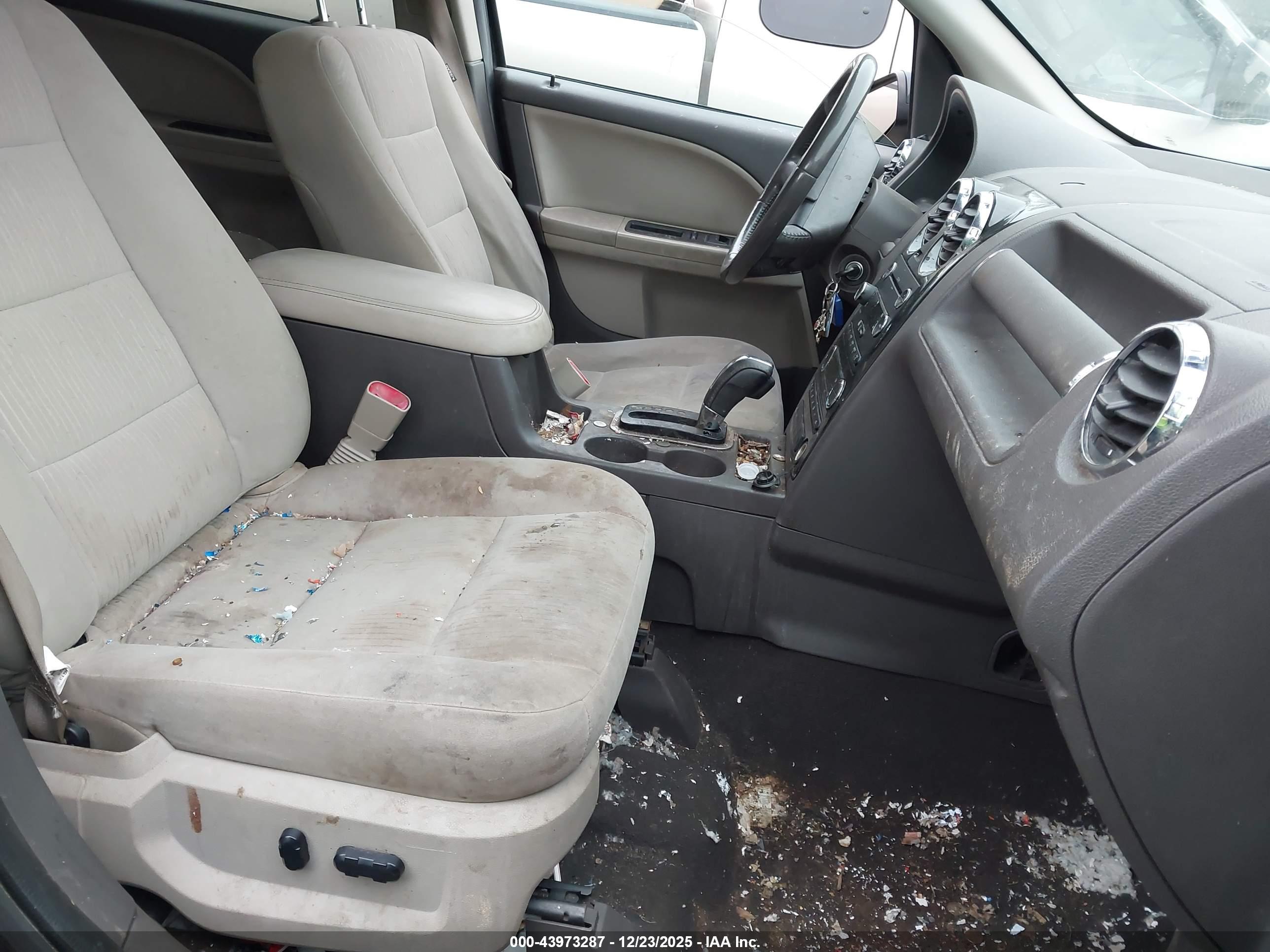 FORD TAURUS image 5