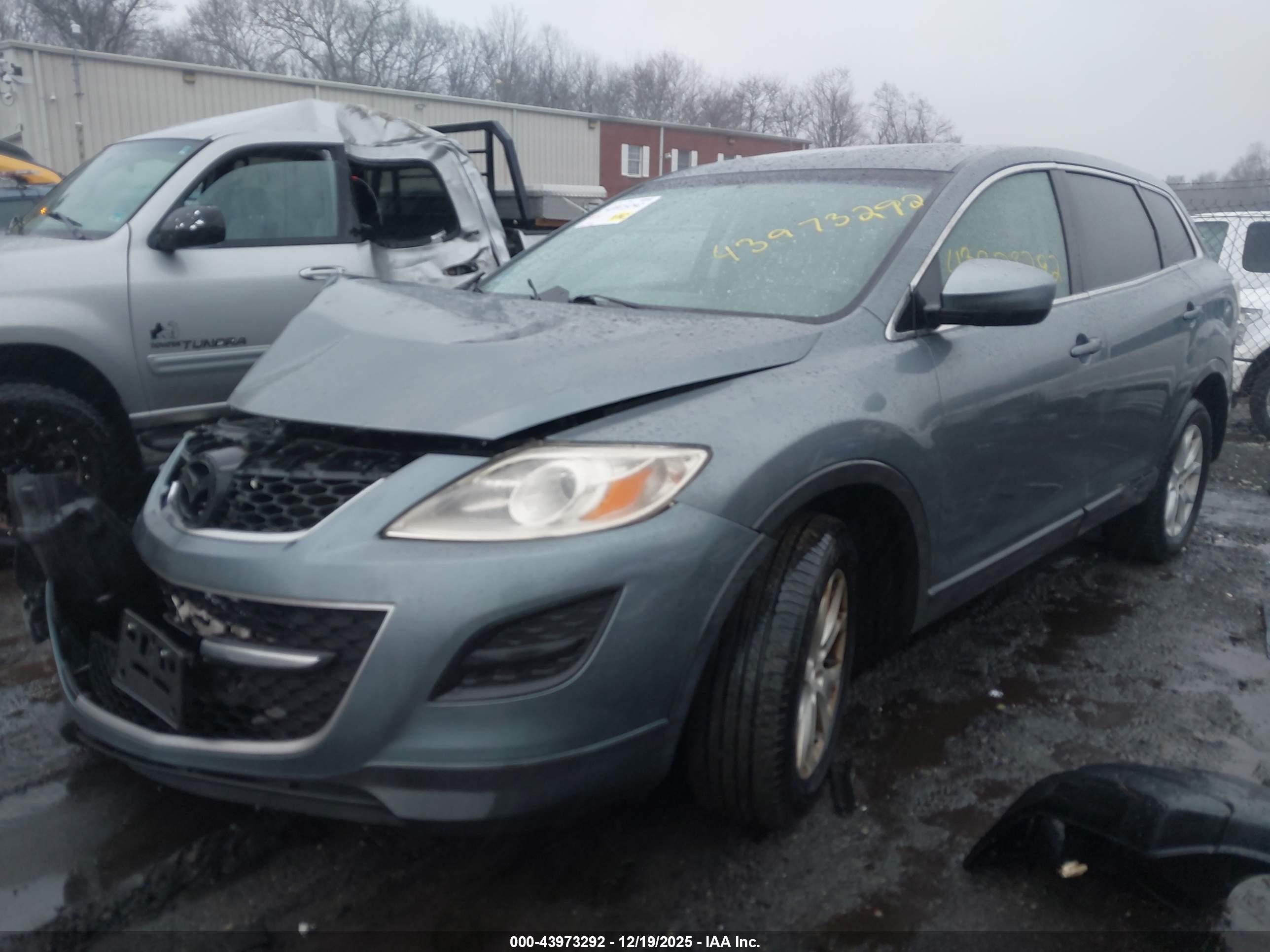 MAZDA CX-9 image 2
