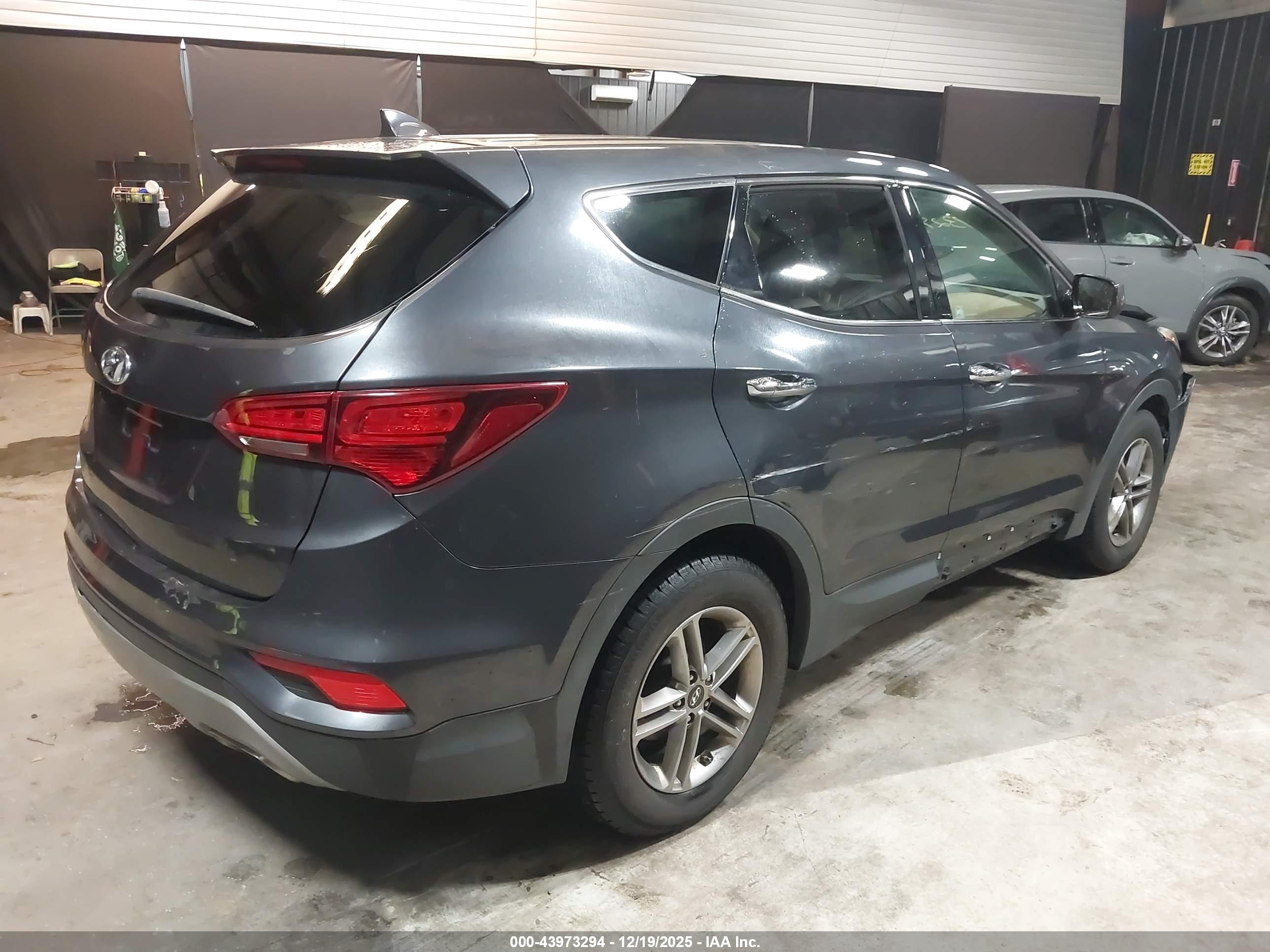 HYUNDAI SANTA image 4